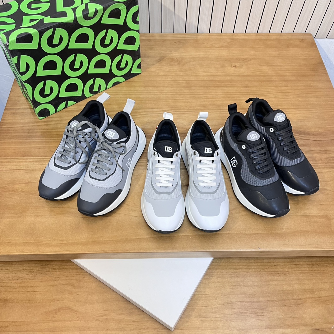 Precio de venta: P220 Marca comercial: DG Dolce & Gabbana Low-top SneakersMarcas: 38-44 (se puede pe