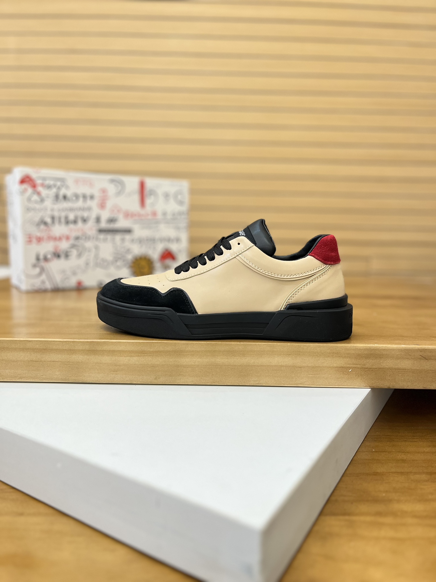 Precio de venta: P220 Marca del producto: DG Dolce & Gabbana Low-top Casual Shoes Talla: 35-44 (se p