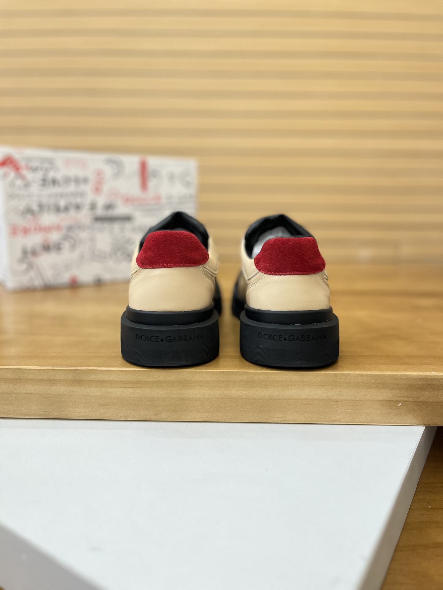 Precio de venta: P220 Marca del producto: DG Dolce & Gabbana Low-top Casual Shoes Talla: 35-44 (se p