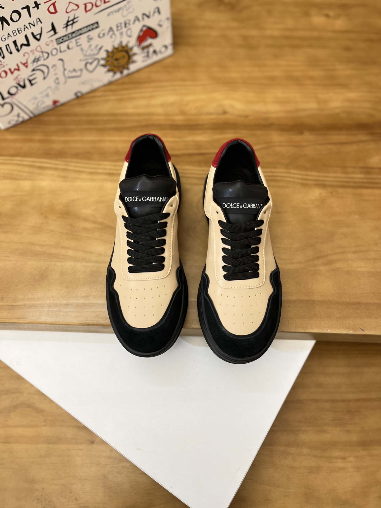 Precio de venta: P220 Marca del producto: DG Dolce & Gabbana Low-top Casual Shoes Talla: 35-44 (se p