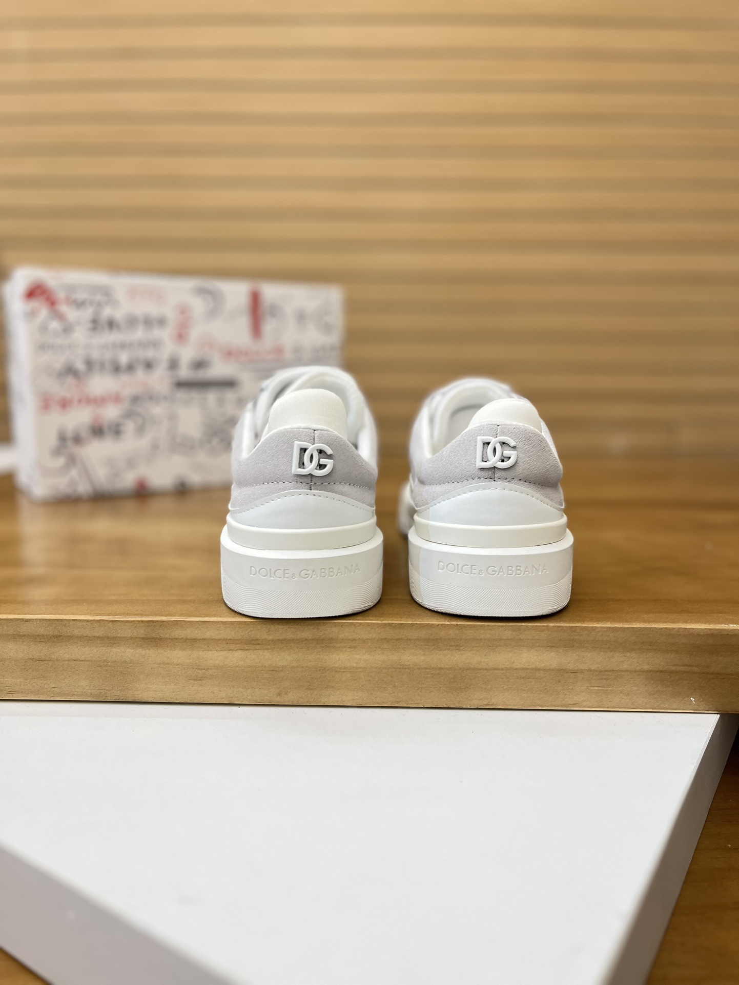 Precio de venta: P230 Marca comercial: DG Dolce & Gabbana Low Top Casual Shoes Talla: 35-44(se puede