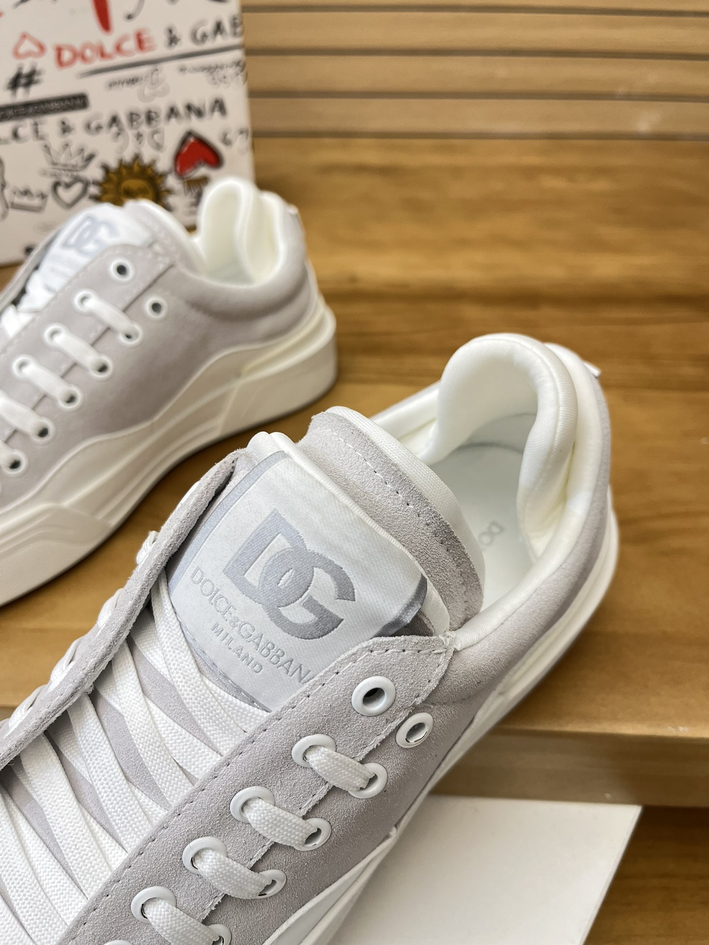 Precio de venta: P230 Marca comercial: DG Dolce & Gabbana Low Top Casual Shoes Talla: 35-44(se puede
