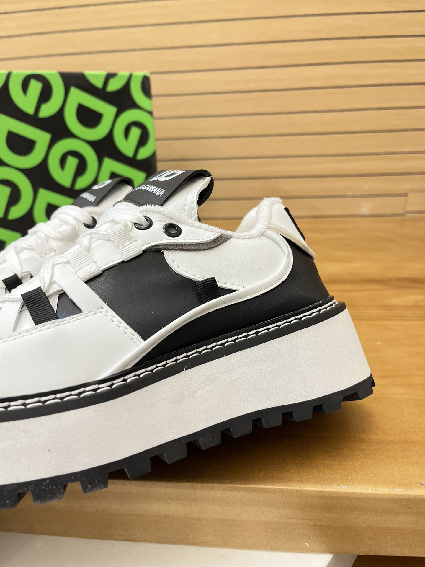 Precio de venta: P290 Marca del producto: DG Dolce & Gabbana Low-top Casual Shoes Talla: 35-44(se pu