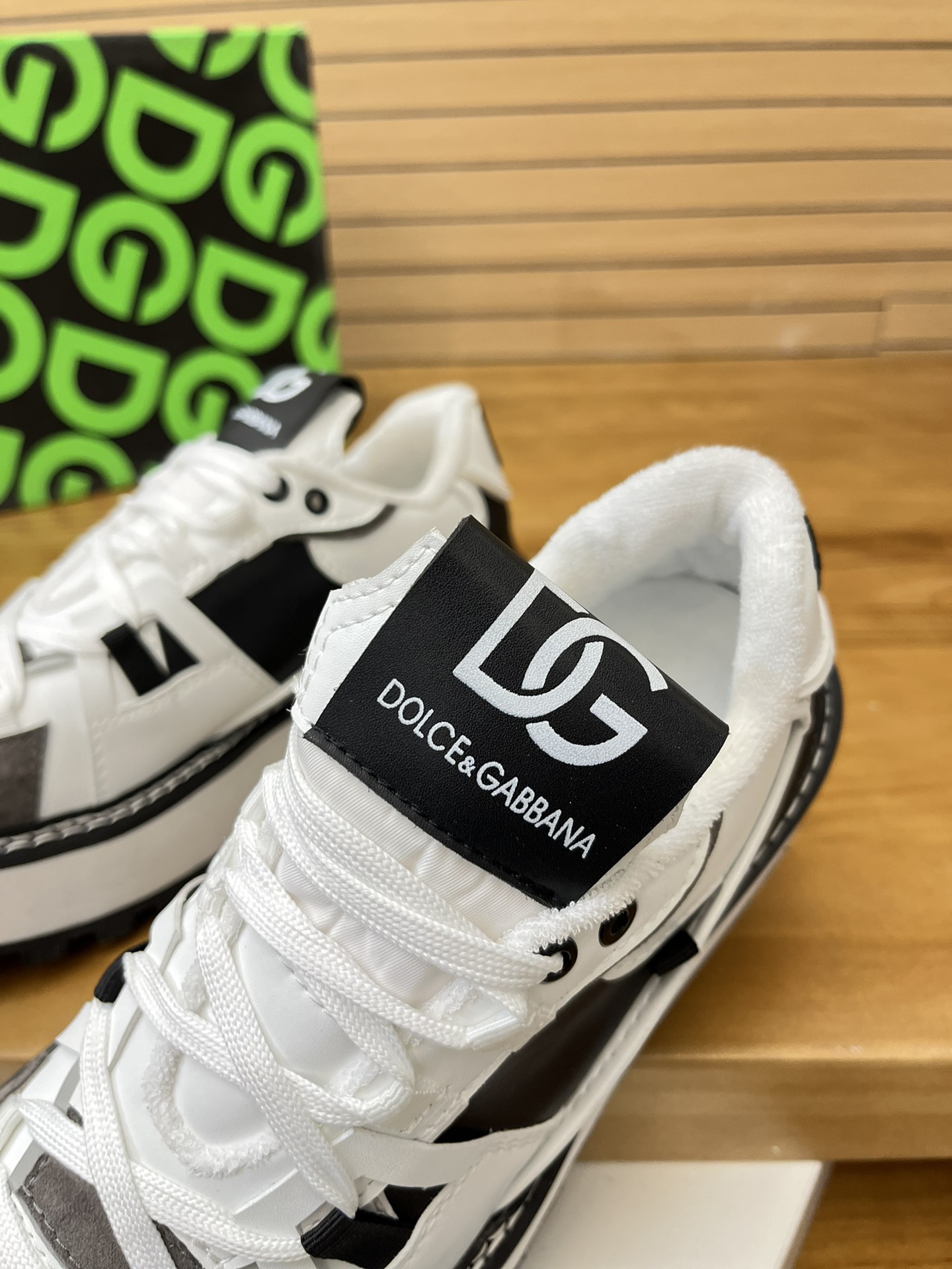 Precio de venta: P290 Marca del producto: DG Dolce & Gabbana Low-top Casual Shoes Talla: 35-44(se pu