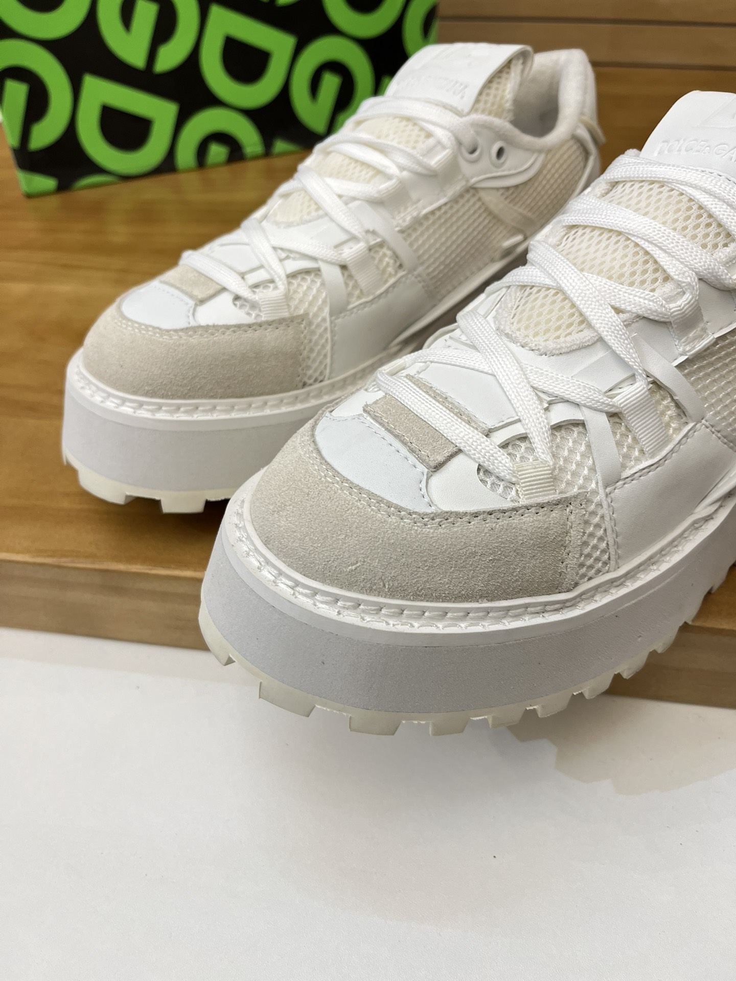 Precio de venta: P290 Marca del producto: DG Dolce & Gabbana Low-top Casual Shoes Talla: 35-44(se pu
