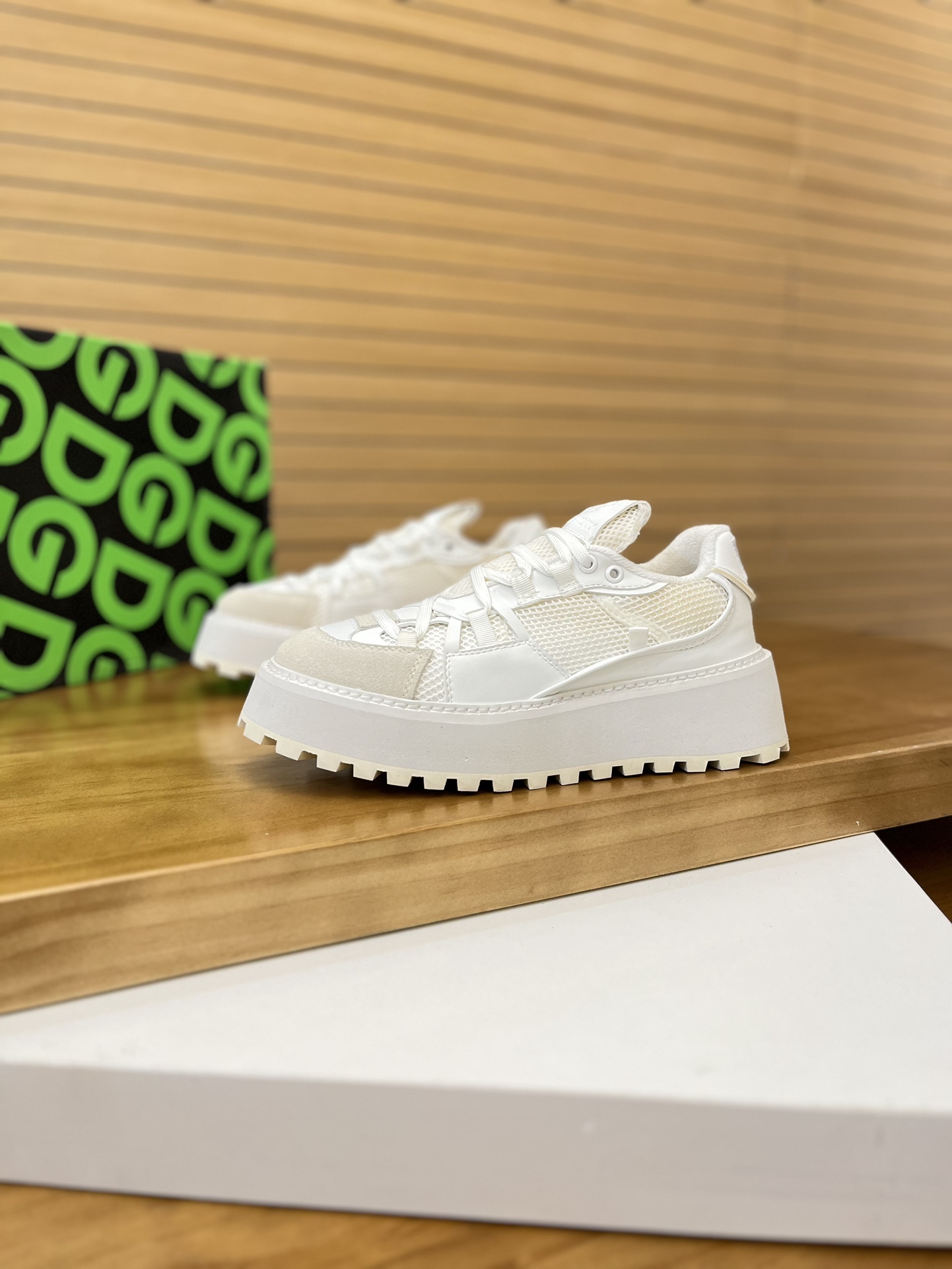 Precio de venta: P290 Marca del producto: DG Dolce & Gabbana Low-top Casual Shoes Talla: 35-44(se pu