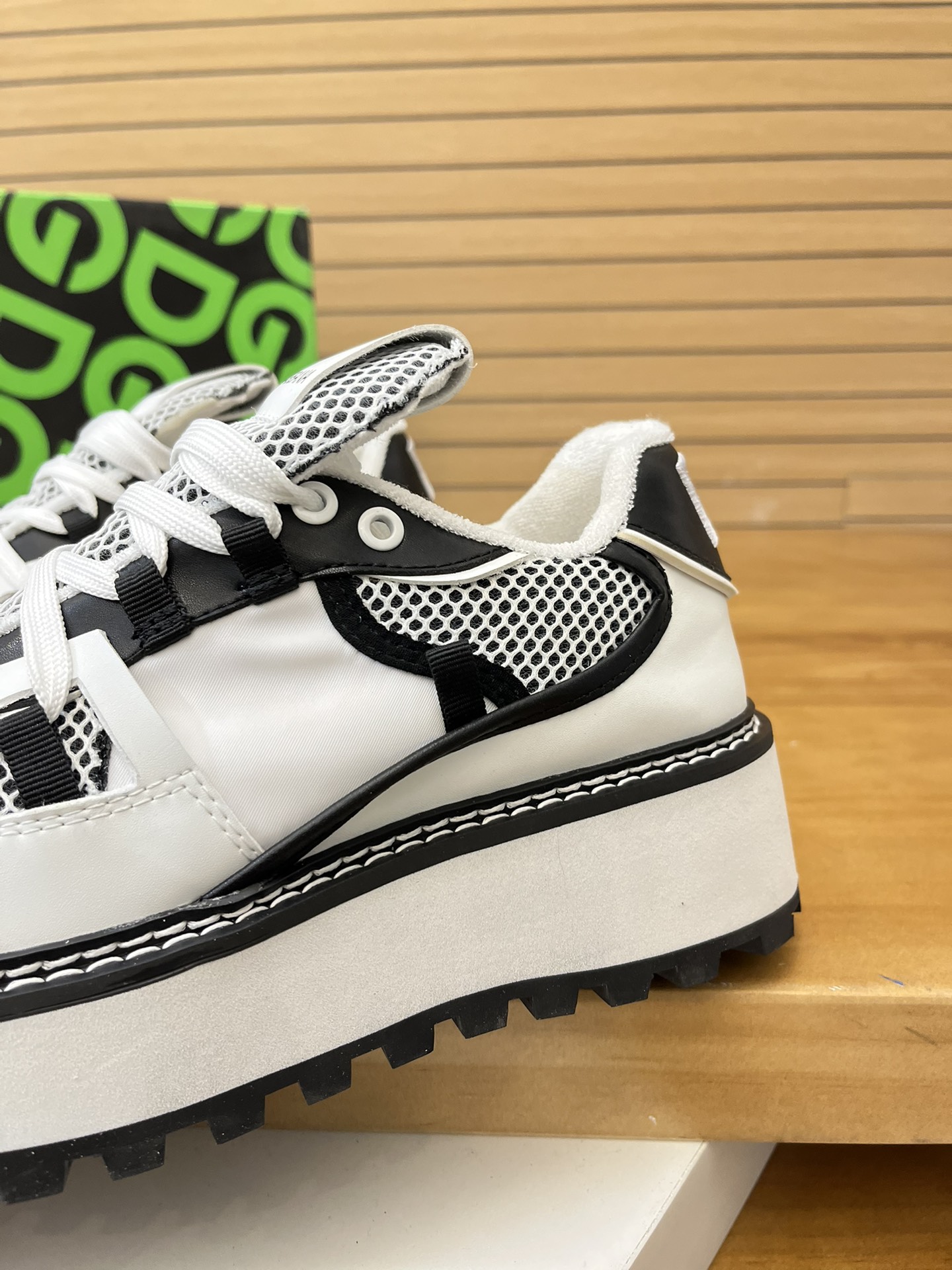 Precio de venta: P290 Marca del producto: DG Dolce & Gabbana Low-top Casual Shoes Talla: 35-44(se pu