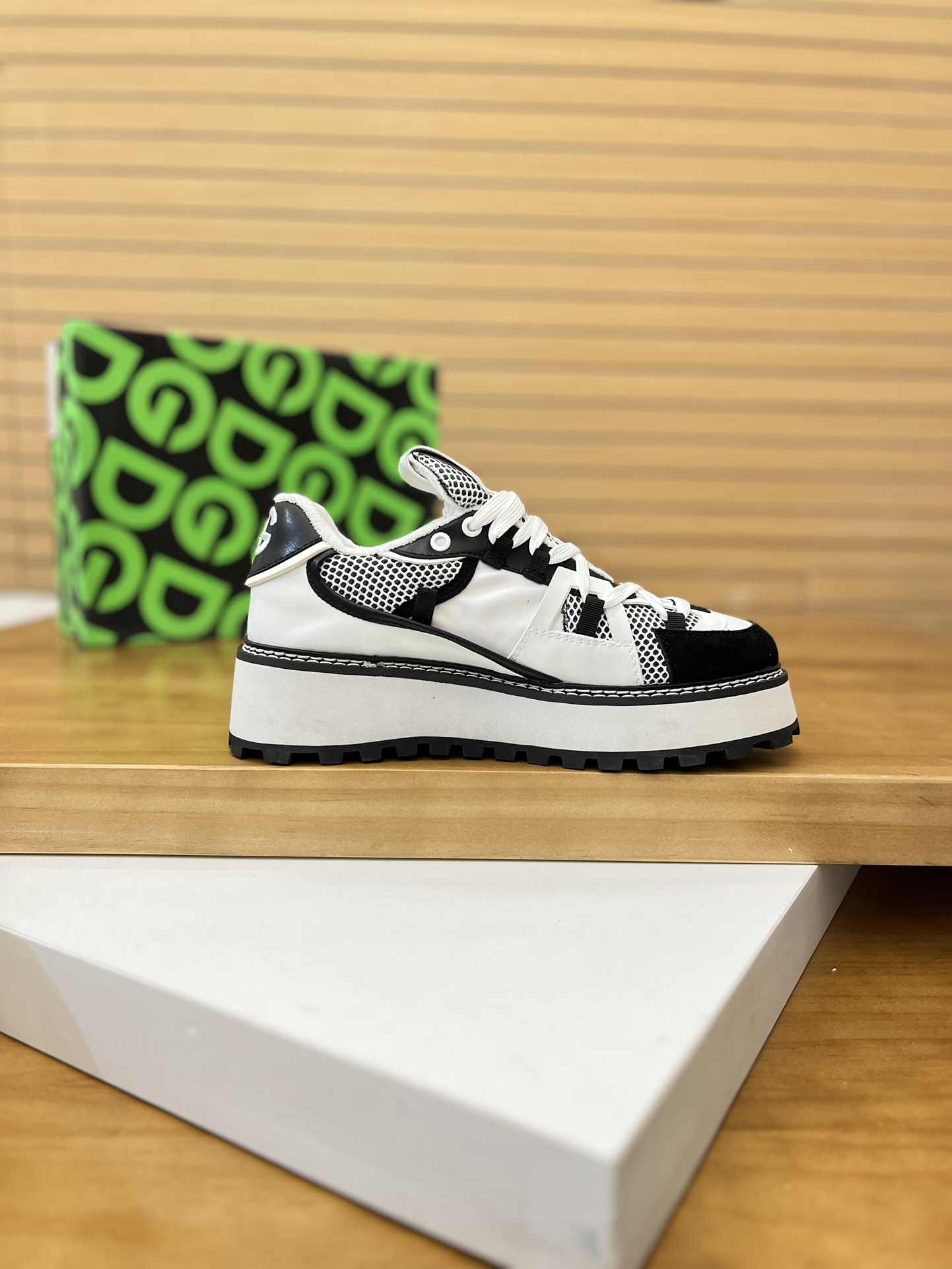 Precio de venta: P290 Marca del producto: DG Dolce & Gabbana Low-top Casual Shoes Talla: 35-44(se pu