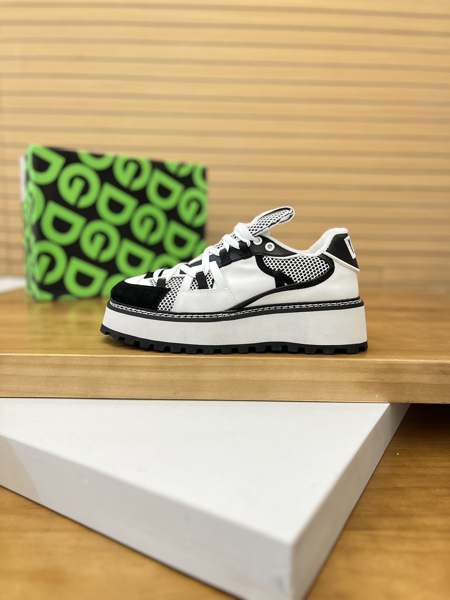 Precio de venta: P290 Marca del producto: DG Dolce & Gabbana Low-top Casual Shoes Talla: 35-44(se pu