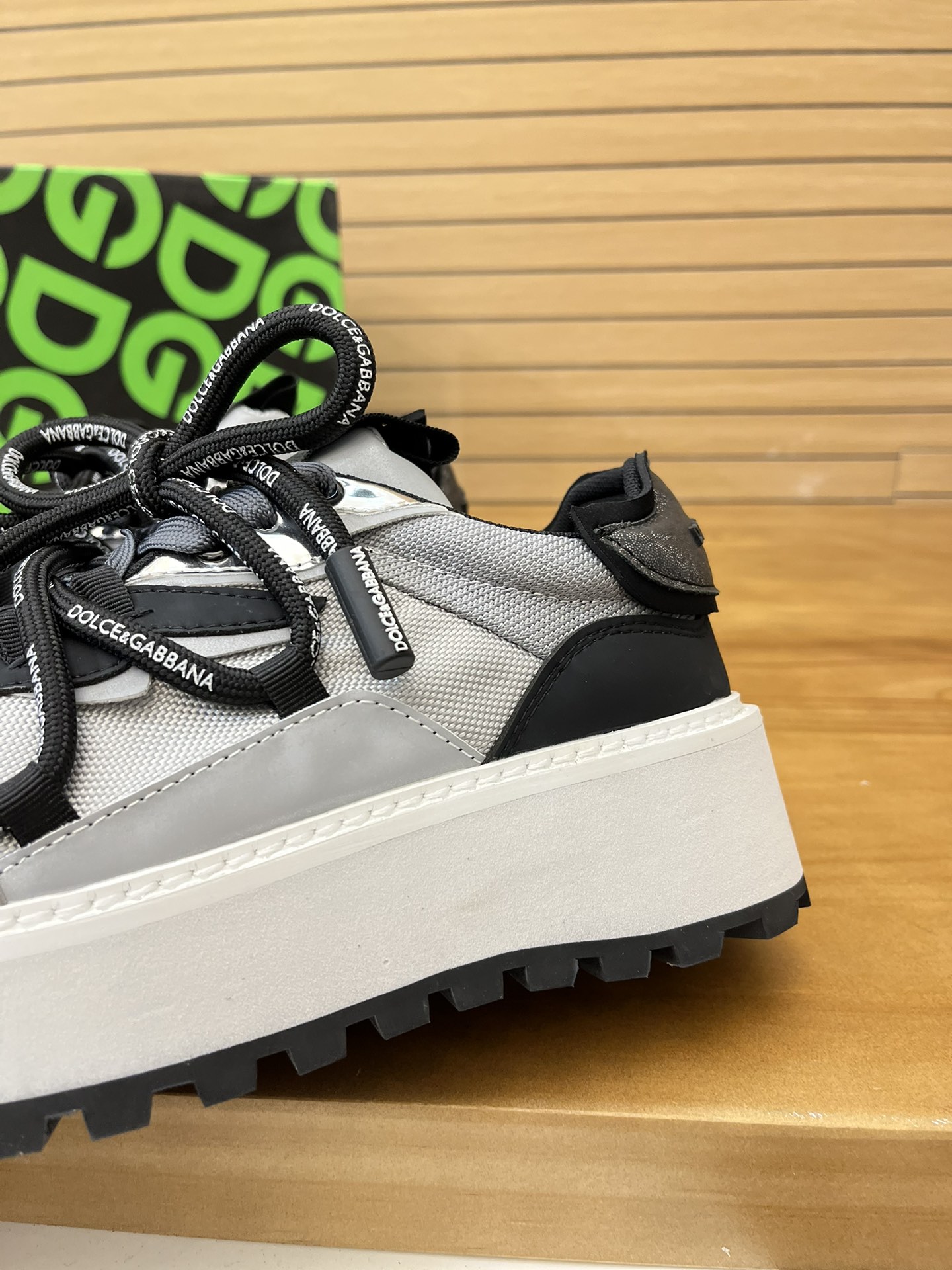 Precio de venta: P270 Marca del producto: DG Dolce & Gabbana Low-top Casual Shoes Talla: 35-44 (se p
