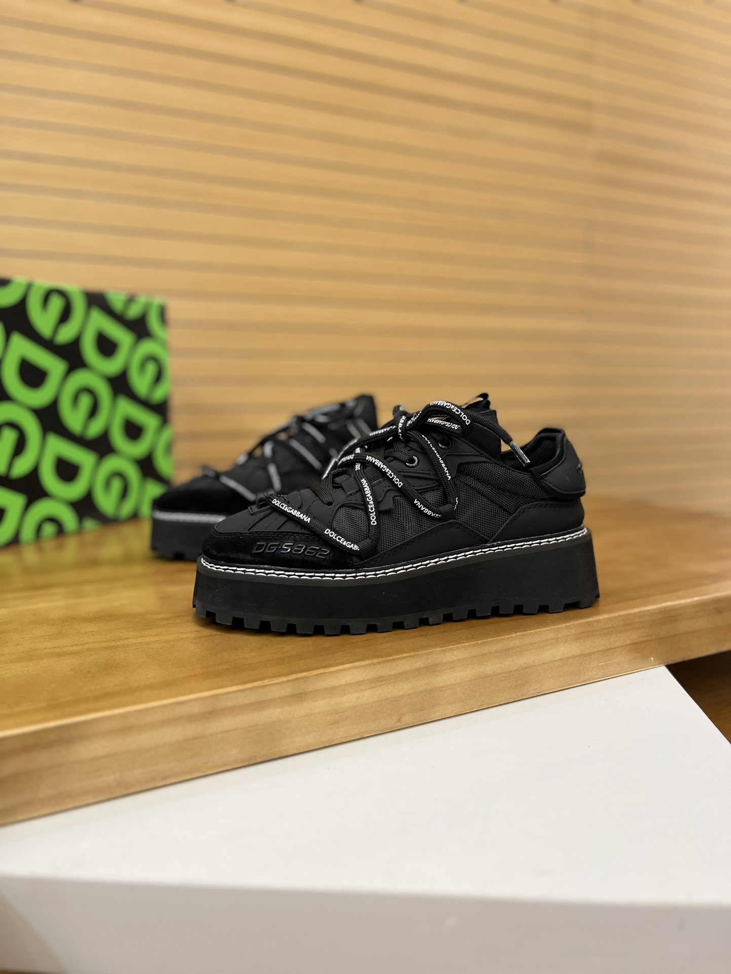 Precio de venta: P270 Marca del producto: DG Dolce & Gabbana Low-top Casual Shoes Talla: 35-44 (se p