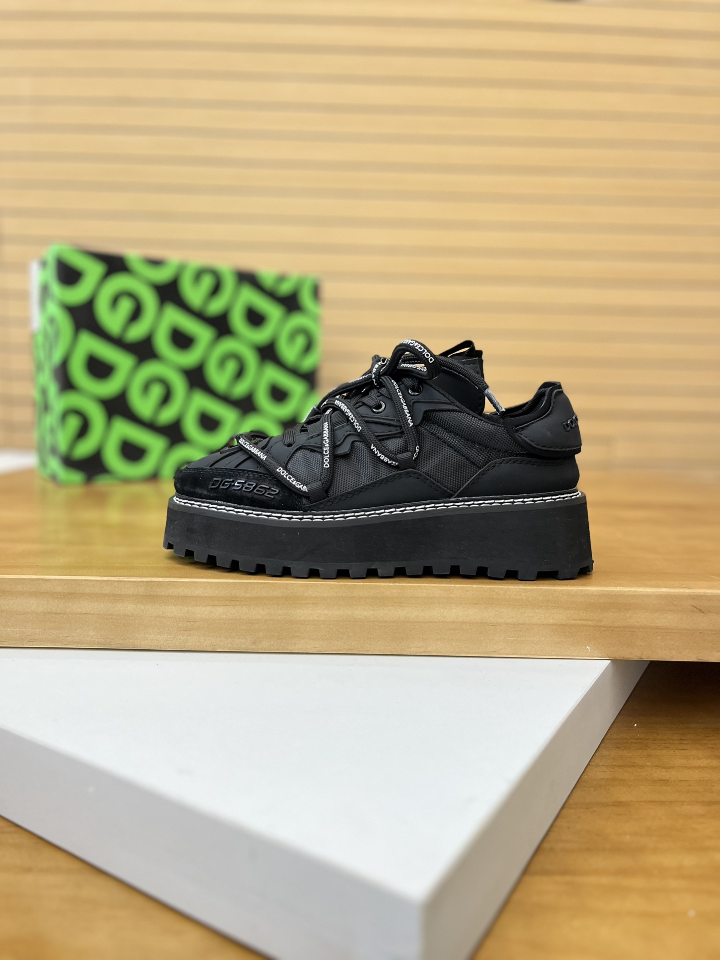 Precio de venta: P270 Marca del producto: DG Dolce & Gabbana Low-top Casual Shoes Talla: 35-44 (se p