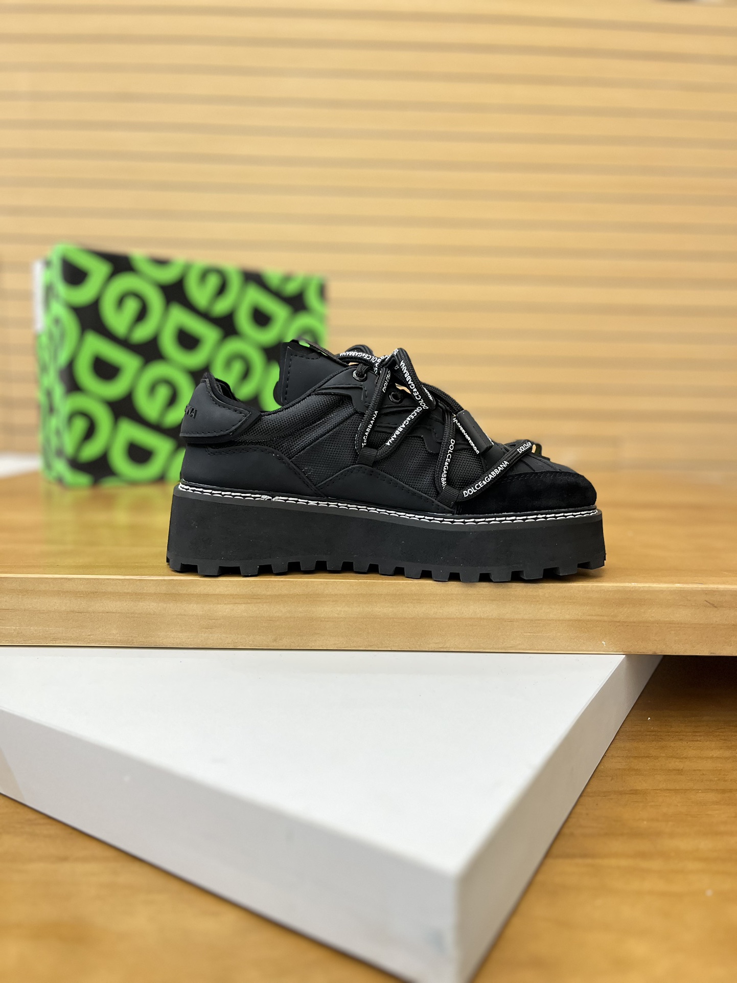 Precio de venta: P270 Marca del producto: DG Dolce & Gabbana Low-top Casual Shoes Talla: 35-44 (se p