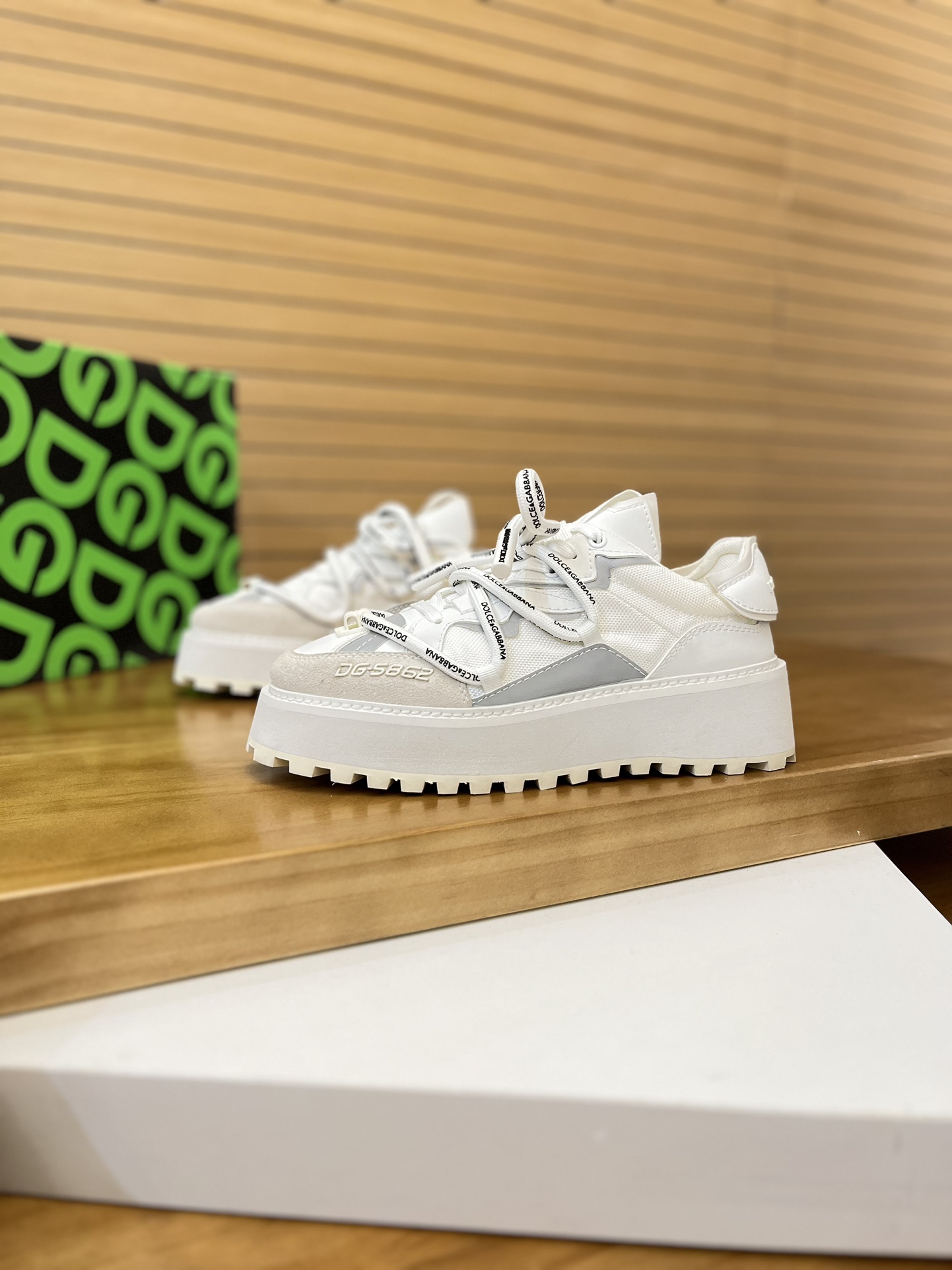 Precio de venta: P270 Marca del producto: DG Dolce & Gabbana Low-top Casual Shoes Talla: 35-44 (se p
