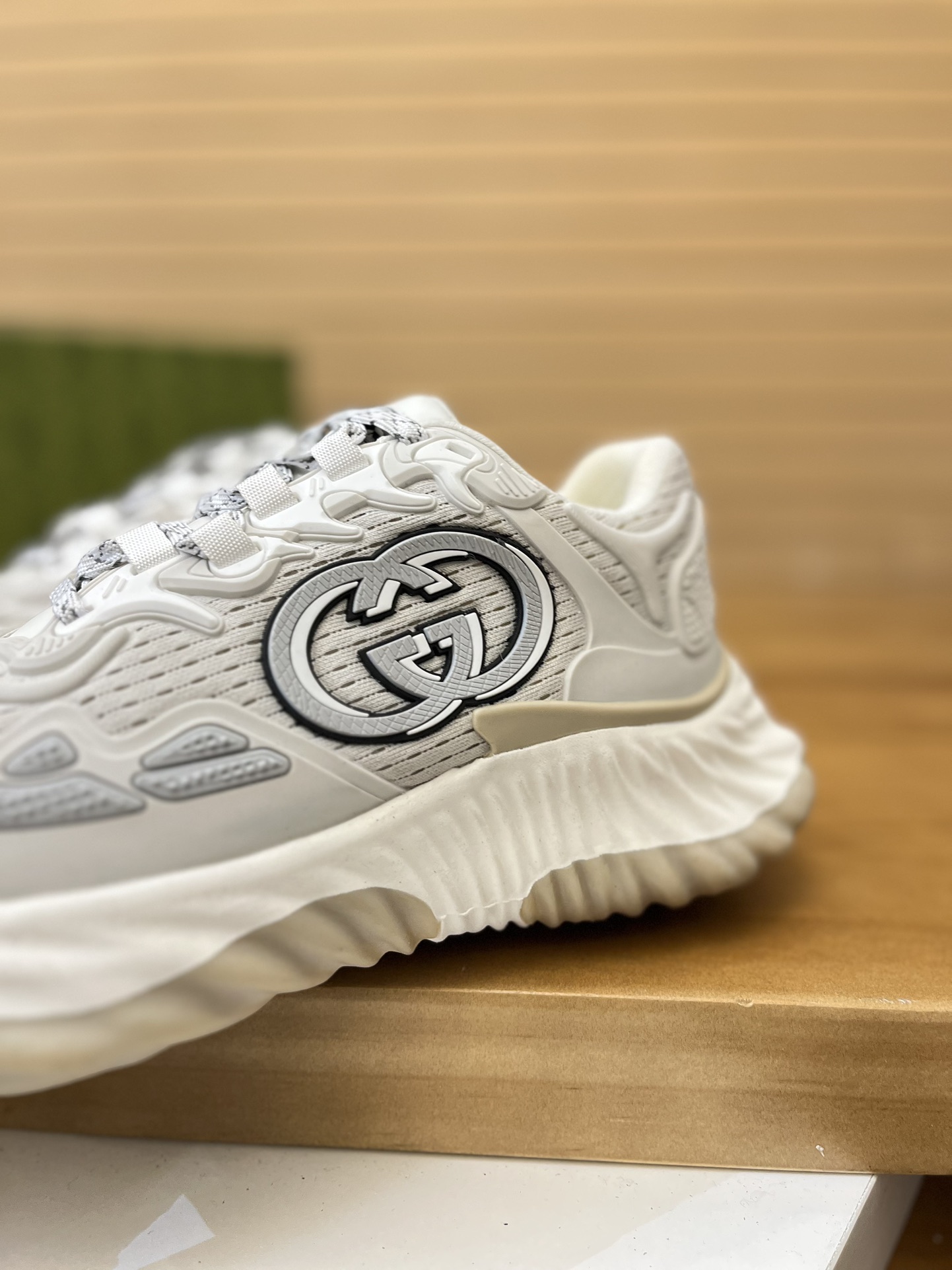 Precio de venta: P230 Marca comercial: Gucci* Low Top Sneakers Talla: 39-44(se puede personalizar ha