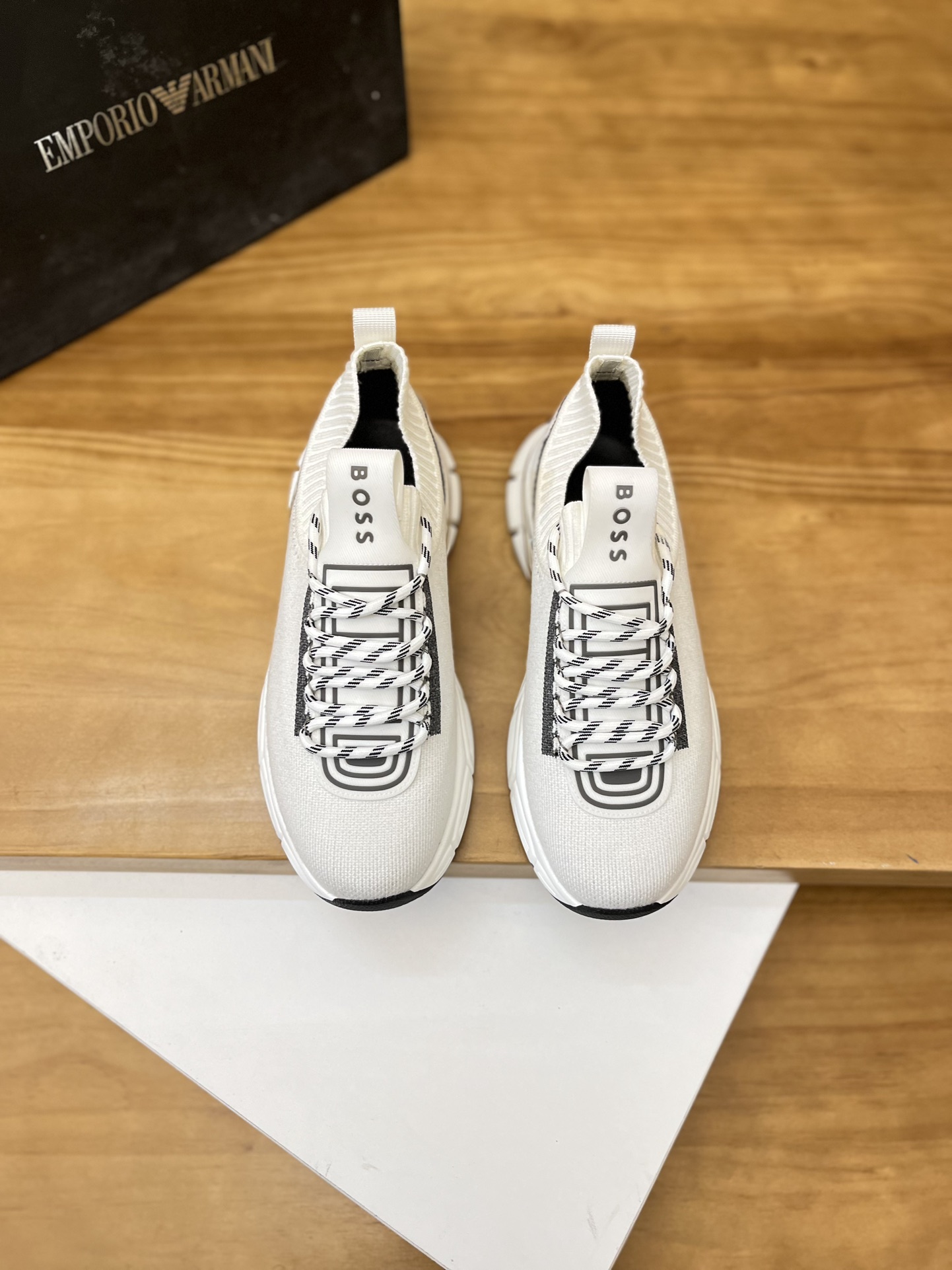 Precio de venta: P200 Marca: BOSS* "BOSS*" lowtop sneakersMarca: 39-44 (se puede personalizar hasta 