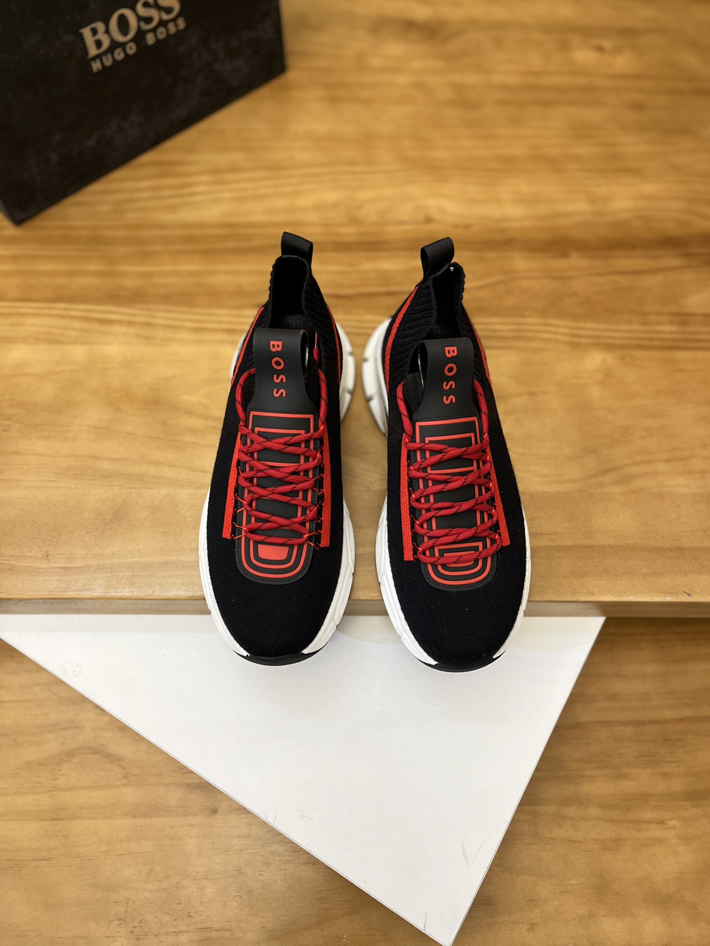 Precio de venta: P200 Marca: BOSS* "BOSS*" lowtop sneakersMarca: 39-44 (se puede personalizar hasta 