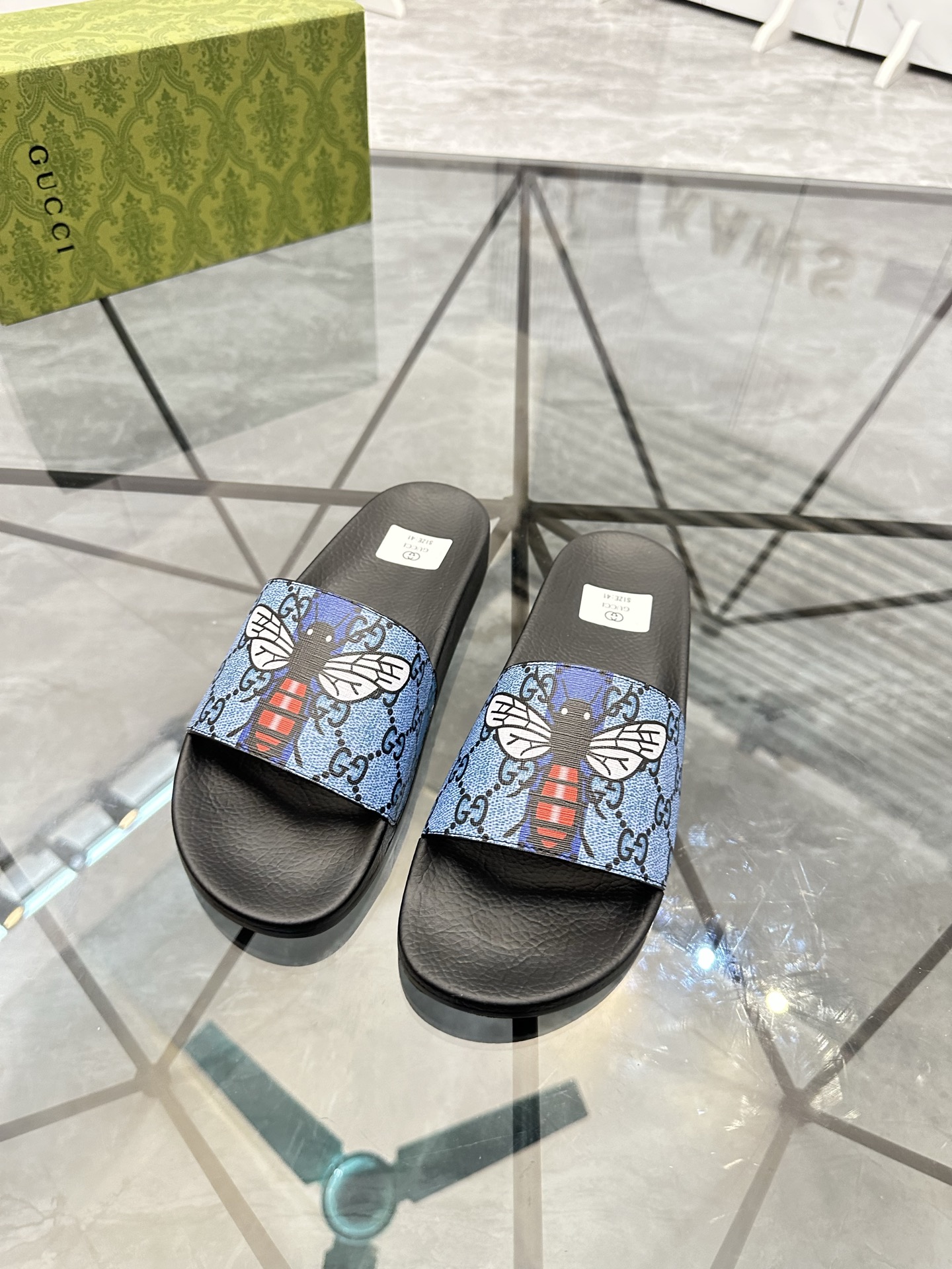 Precio de venta: P80 Marca: Gucci* zapatillasTalla: 35-47(se pueden personalizar 35.36.46.47)Materia