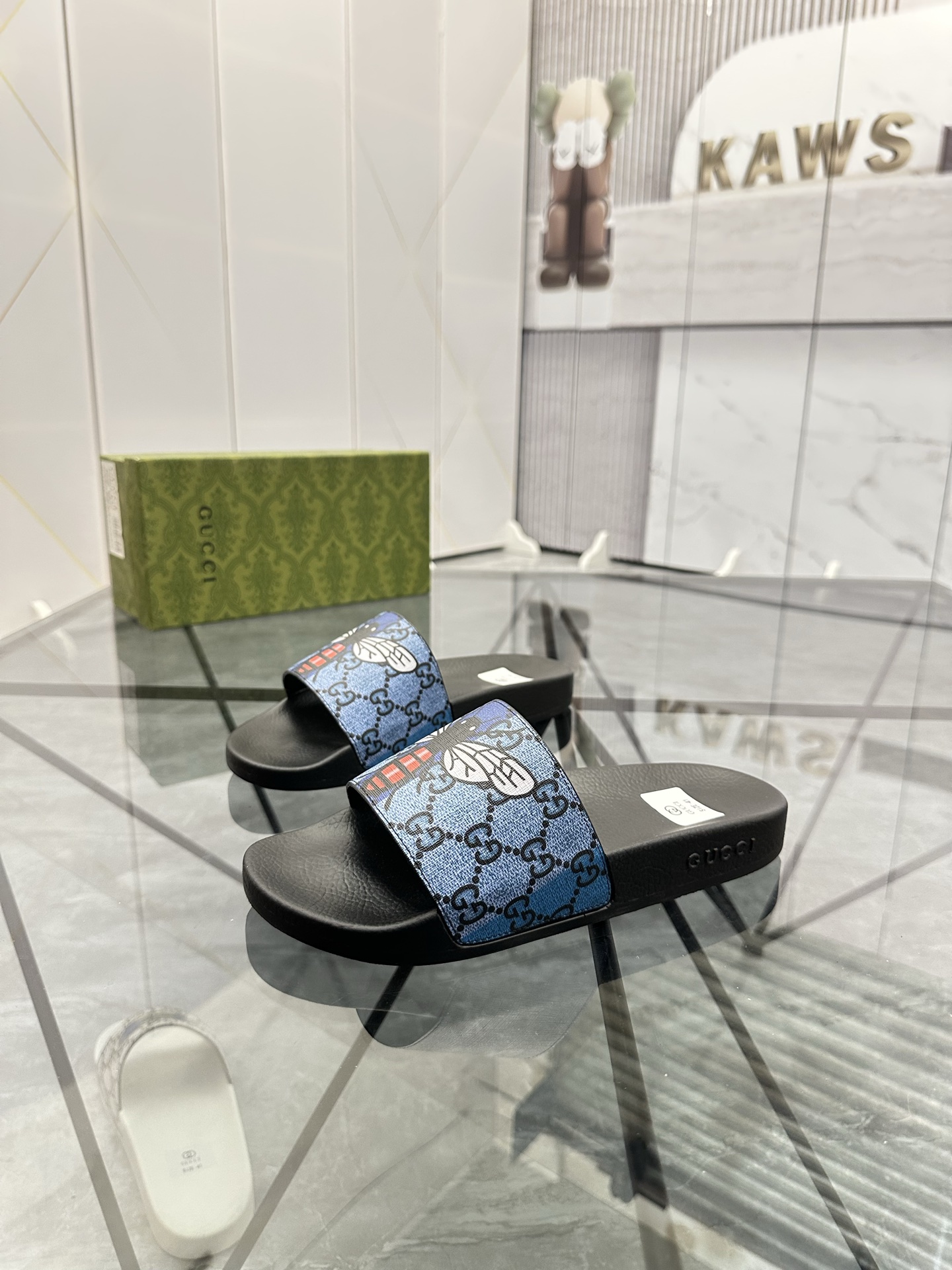 Precio de venta: P80 Marca: Gucci* zapatillasTalla: 35-47(se pueden personalizar 35.36.46.47)Materia