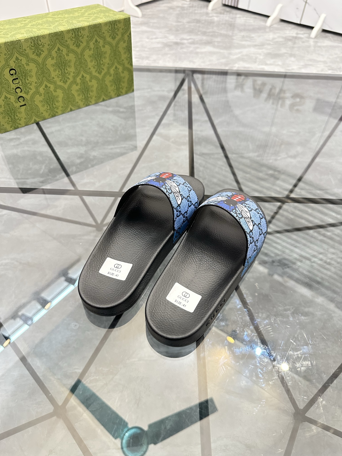 Precio de venta: P80 Marca: Gucci* zapatillasTalla: 35-47(se pueden personalizar 35.36.46.47)Materia