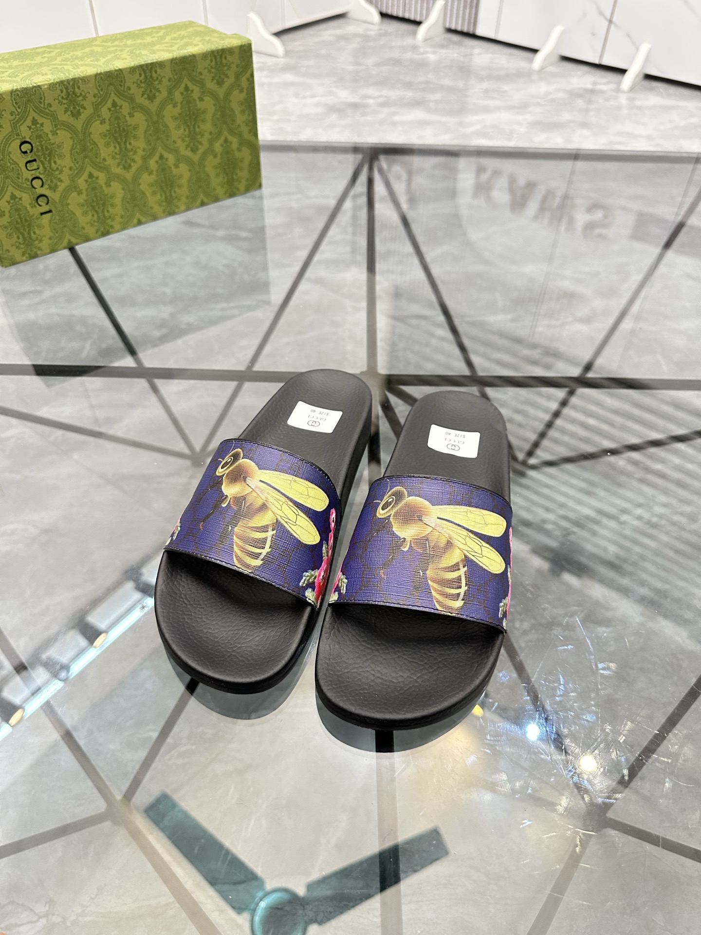 Precio de venta: P80 Marca: Gucci* zapatillasTalla: 35-47(se pueden personalizar 35.36.46.47)Materia
