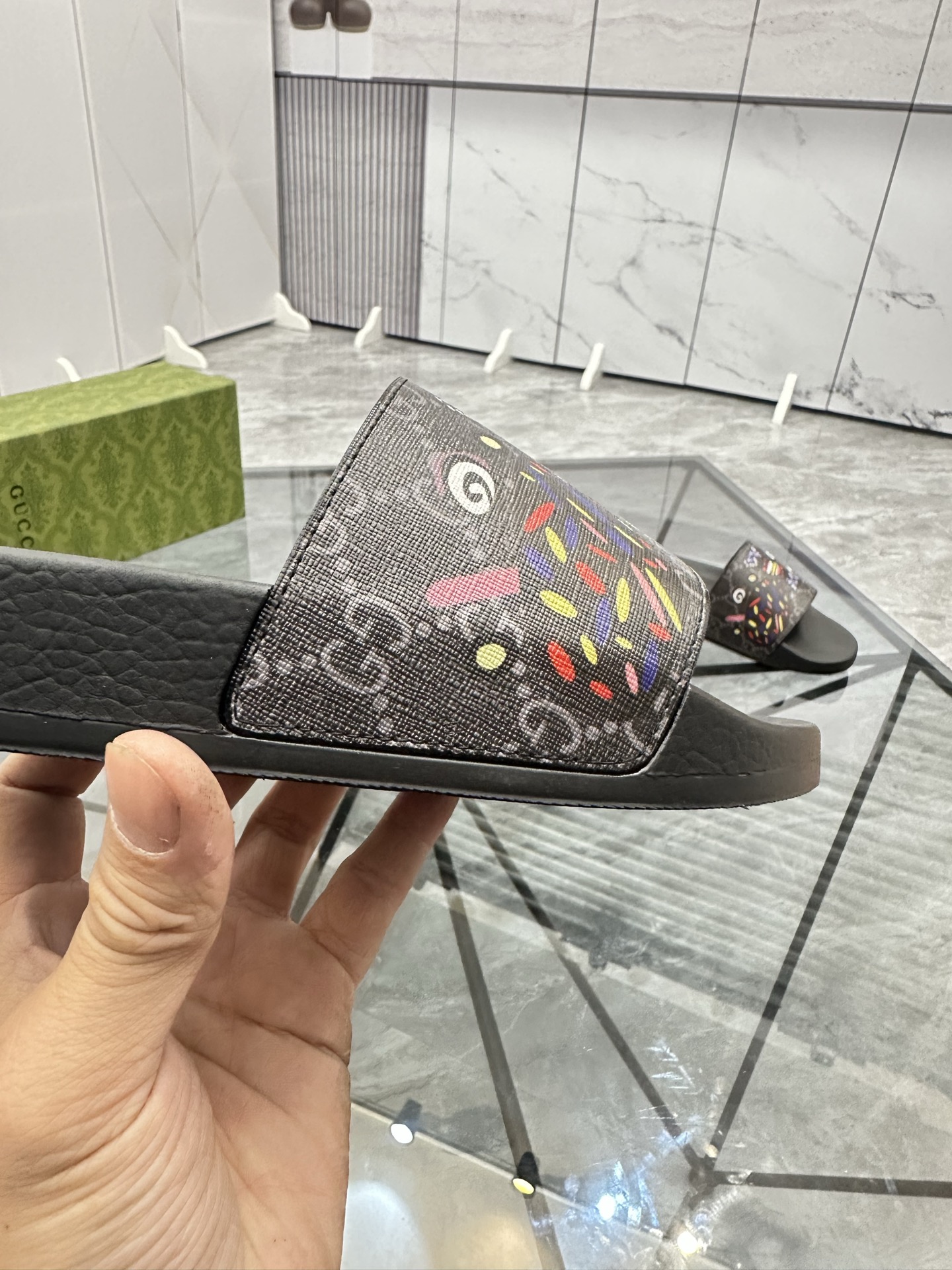 Precio de venta: P80 Marca: Gucci* zapatillasTalla: 35-47(se pueden personalizar 35.36.46.47)Materia