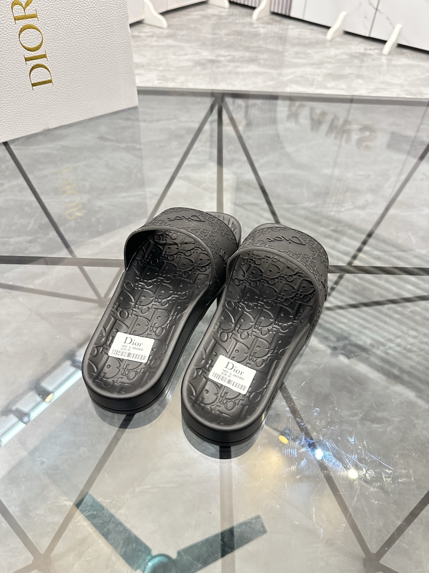 Precio: P90 Marca comercial: Dior* zapatillas talla: 35-47 (se puede personalizar 35.36.46.47) Mater