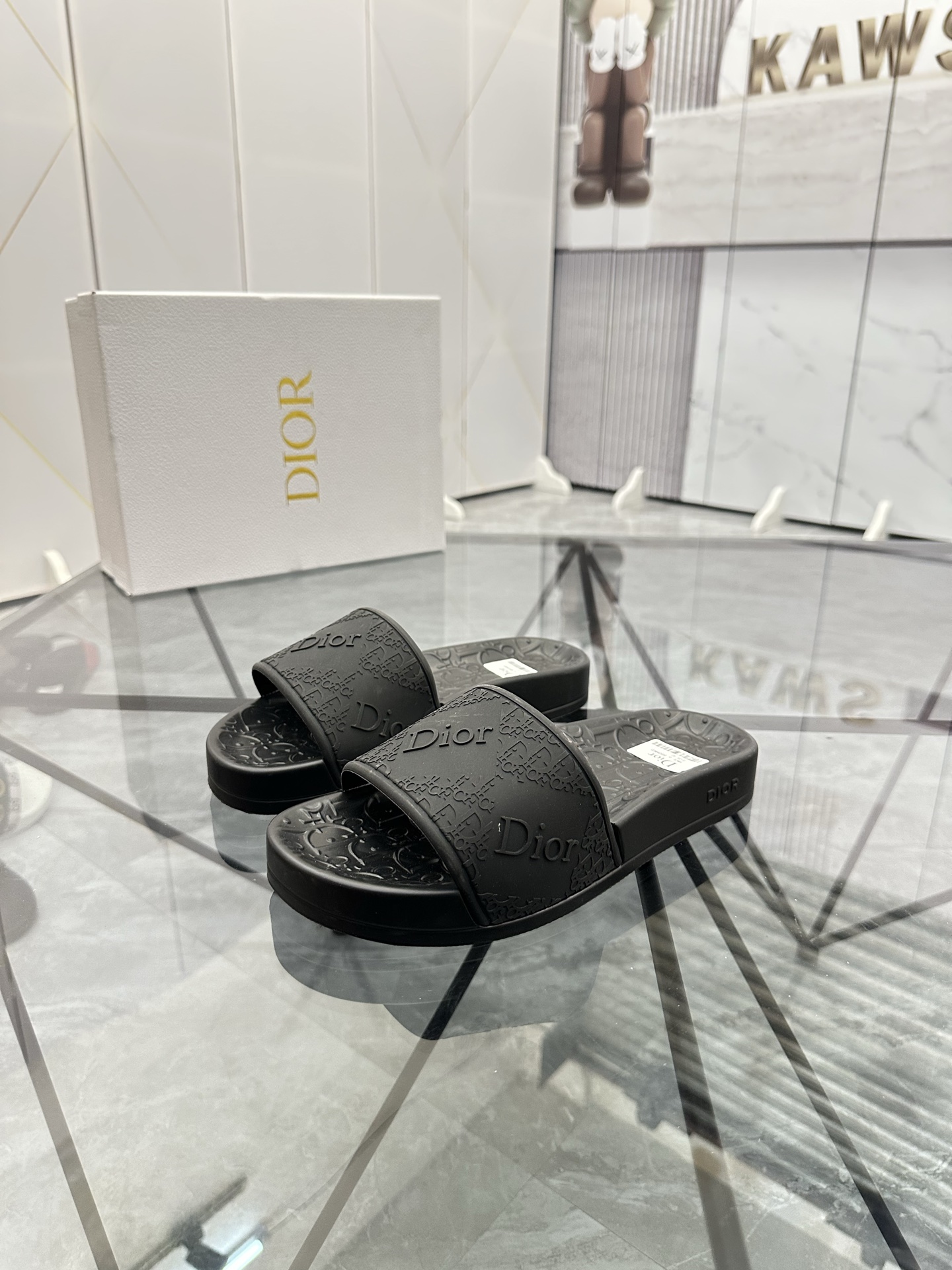Precio: P90 Marca comercial: Dior* zapatillas talla: 35-47 (se puede personalizar 35.36.46.47) Mater