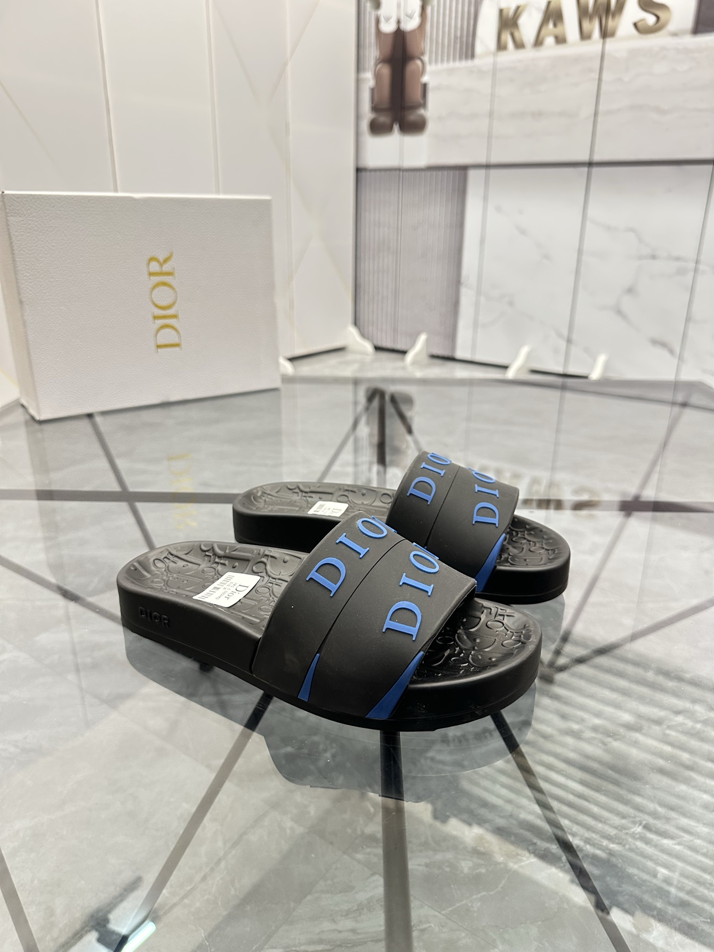 Precio: P90 Marca comercial: Dior* zapatillas talla: 35-47 (se puede personalizar 35.36.46.47) Mater