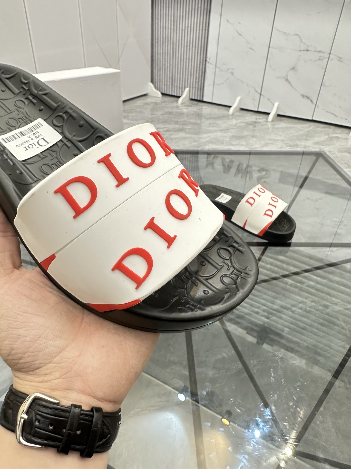 Precio: P90 Marca comercial: Dior* zapatillas talla: 35-47 (se puede personalizar 35.36.46.47) Mater