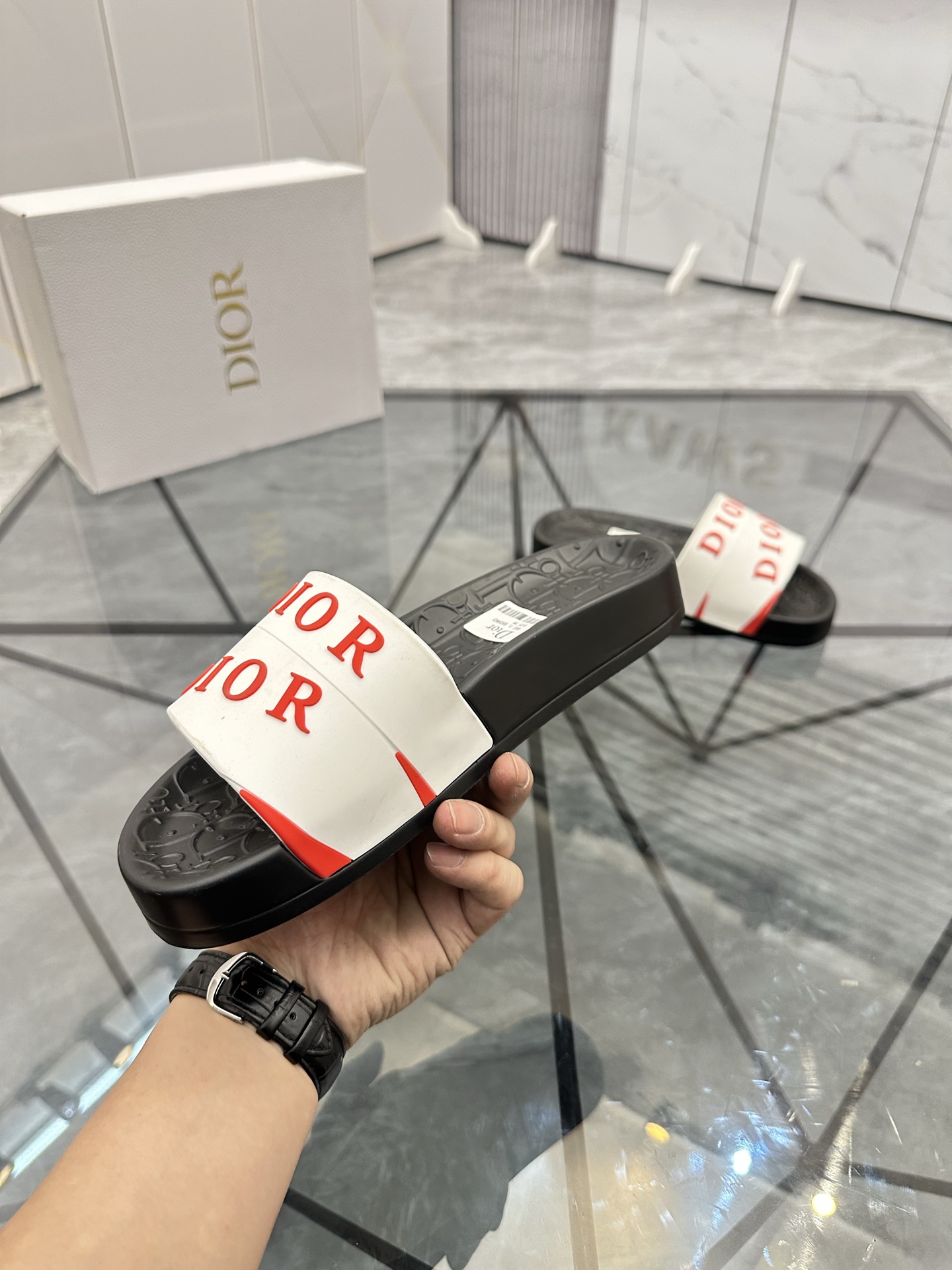 Precio: P90 Marca comercial: Dior* zapatillas talla: 35-47 (se puede personalizar 35.36.46.47) Mater