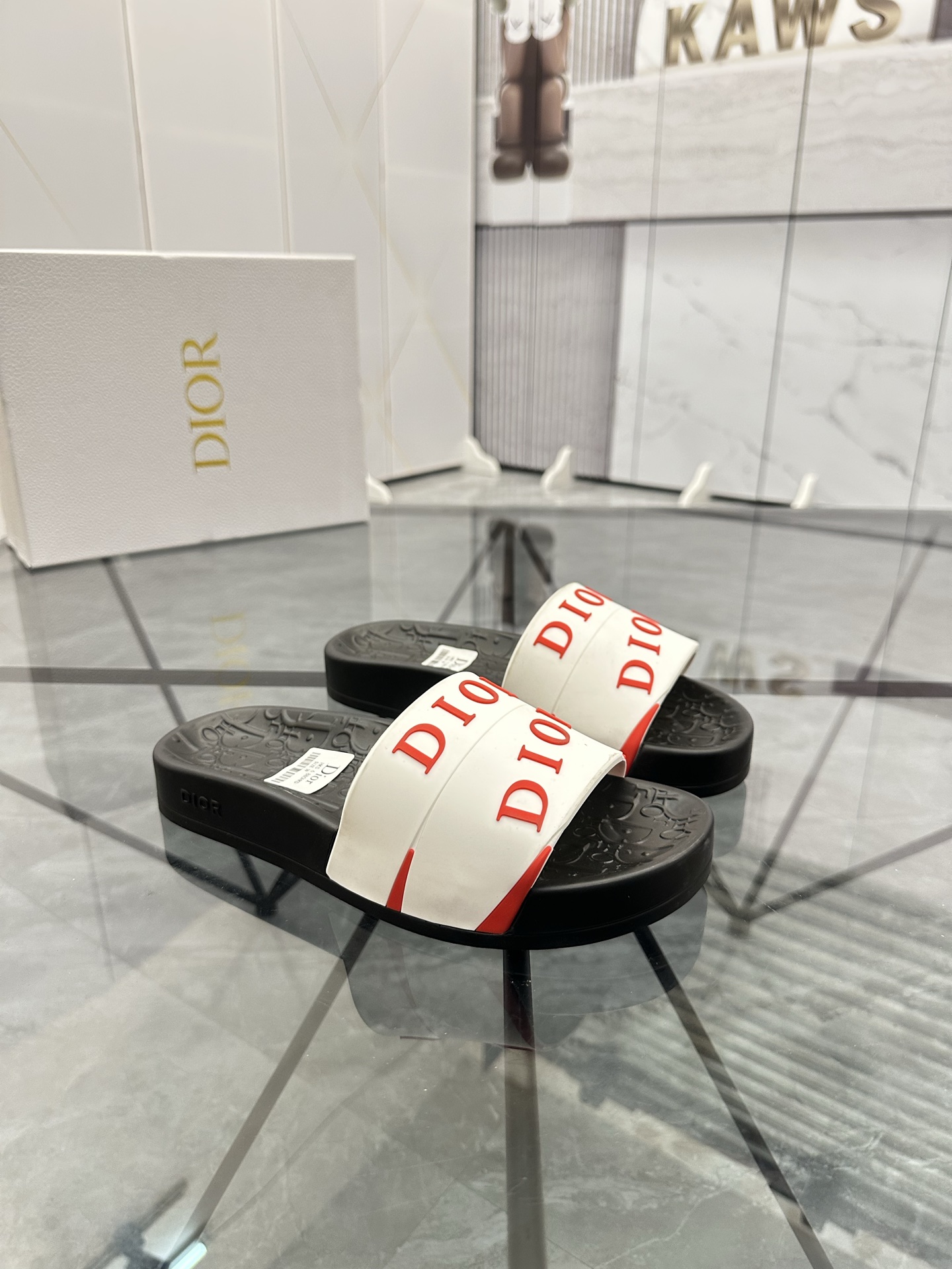 Precio: P90 Marca comercial: Dior* zapatillas talla: 35-47 (se puede personalizar 35.36.46.47) Mater