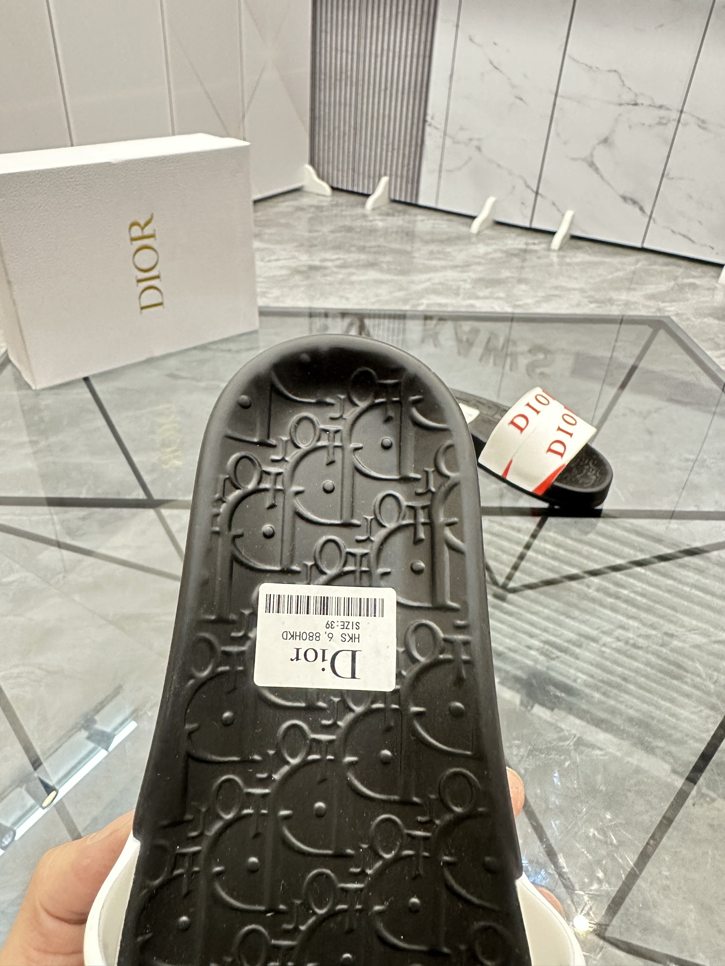 Precio: P90 Marca comercial: Dior* zapatillas talla: 35-47 (se puede personalizar 35.36.46.47) Mater