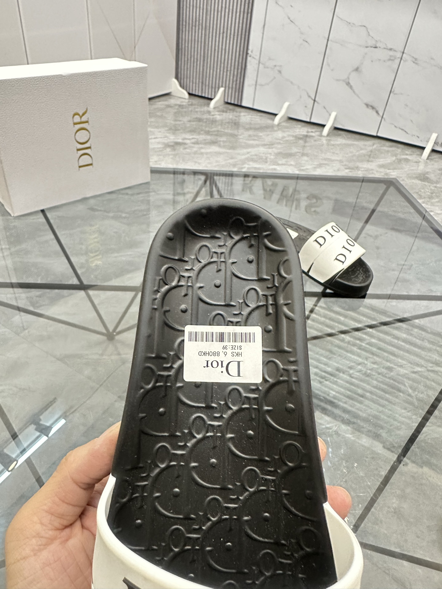Precio: P90 Marca comercial: Dior* zapatillas talla: 35-47 (se puede personalizar 35.36.46.47) Mater