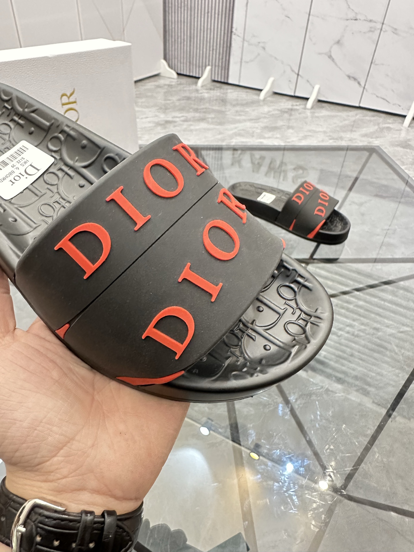 Precio: P90 Marca comercial: Dior* zapatillas talla: 35-47 (se puede personalizar 35.36.46.47) Mater