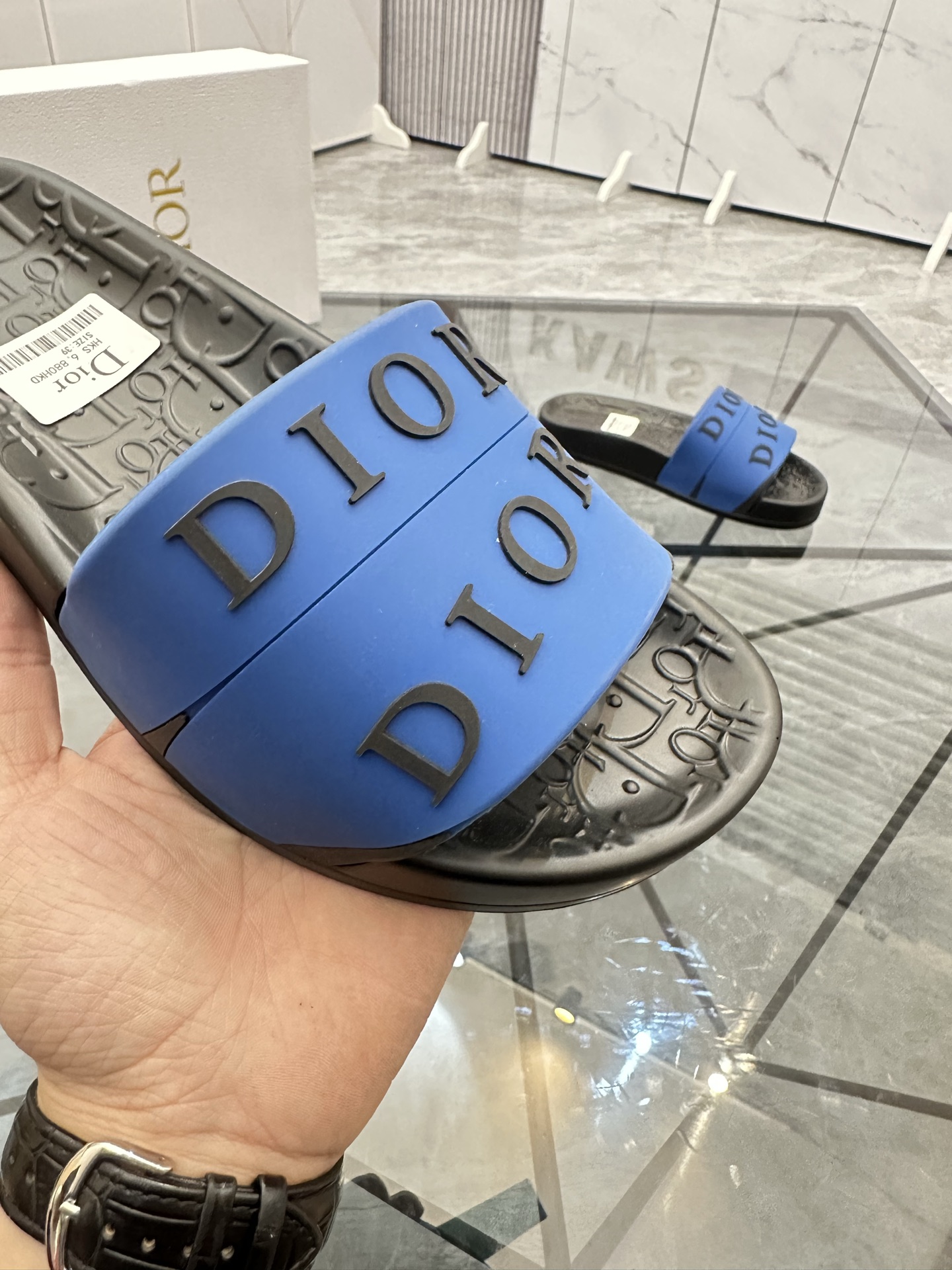 Precio: P90 Marca comercial: Dior* zapatillas talla: 35-47 (se puede personalizar 35.36.46.47) Mater