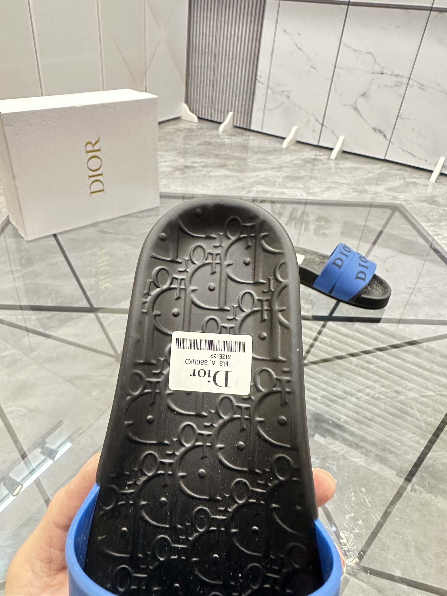 Precio: P90 Marca comercial: Dior* zapatillas talla: 35-47 (se puede personalizar 35.36.46.47) Mater