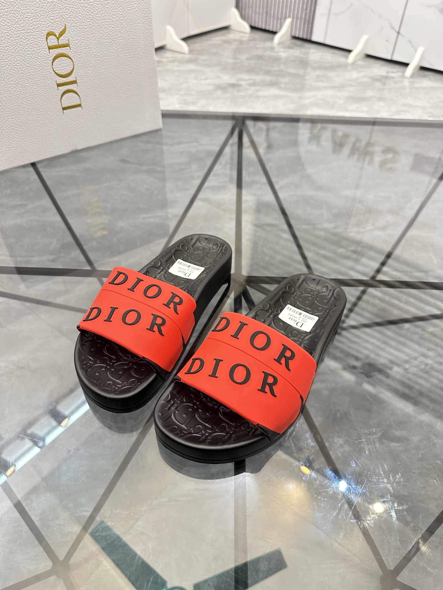 Precio: P90 Marca comercial: Dior* zapatillas talla: 35-47 (se puede personalizar 35.36.46.47) Mater
