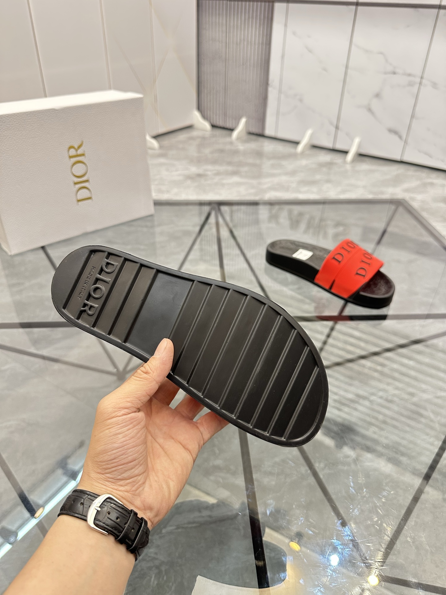 Precio: P90 Marca comercial: Dior* zapatillas talla: 35-47 (se puede personalizar 35.36.46.47) Mater