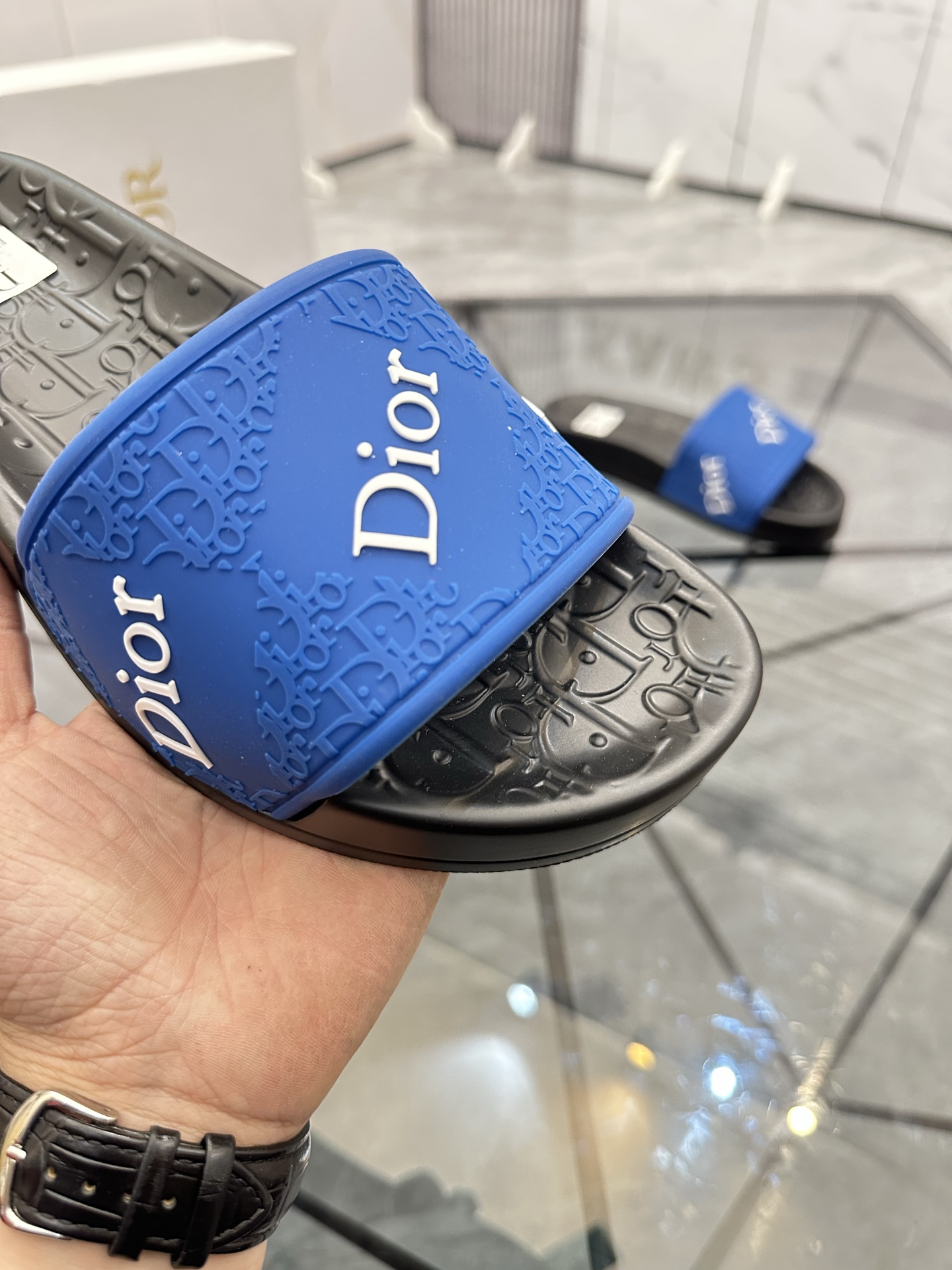 Precio: P90 Marca comercial: Dior* zapatillas talla: 35-47 (se puede personalizar 35.36.46.47) Mater