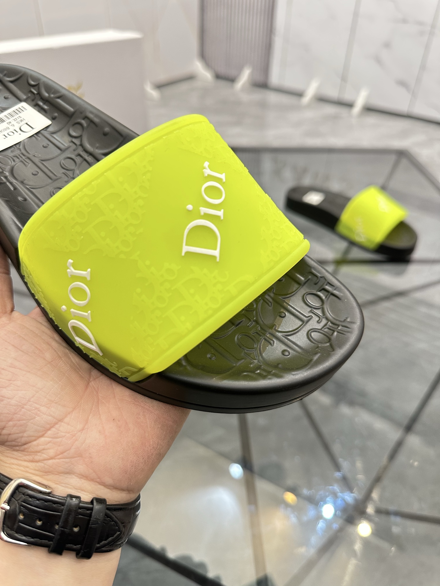 Precio: P90 Marca comercial: Dior* zapatillas talla: 35-47 (se puede personalizar 35.36.46.47) Mater