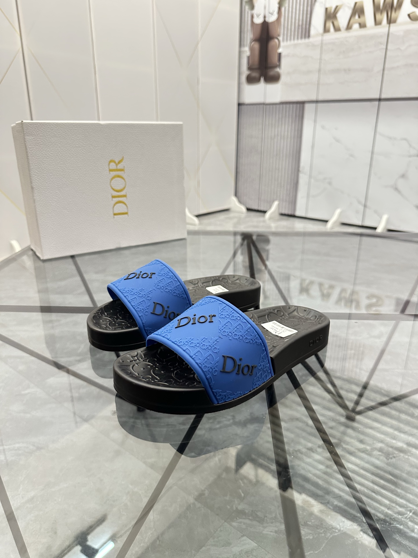 Precio: P90 Marca comercial: Dior* zapatillas talla: 35-47 (se puede personalizar 35.36.46.47) Mater
