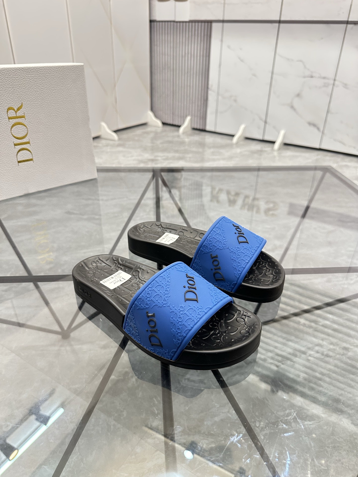 Precio: P90 Marca comercial: Dior* zapatillas talla: 35-47 (se puede personalizar 35.36.46.47) Mater