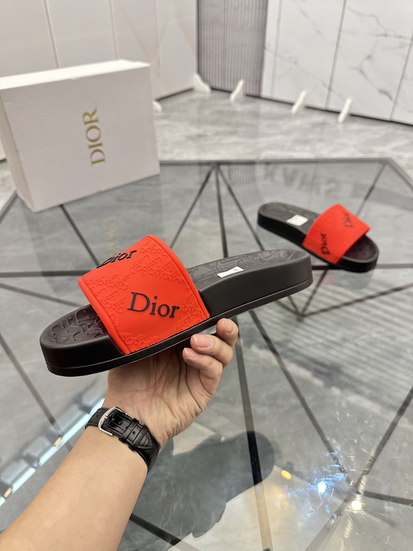 Precio: P90 Marca comercial: Dior* zapatillas talla: 35-47 (se puede personalizar 35.36.46.47) Mater