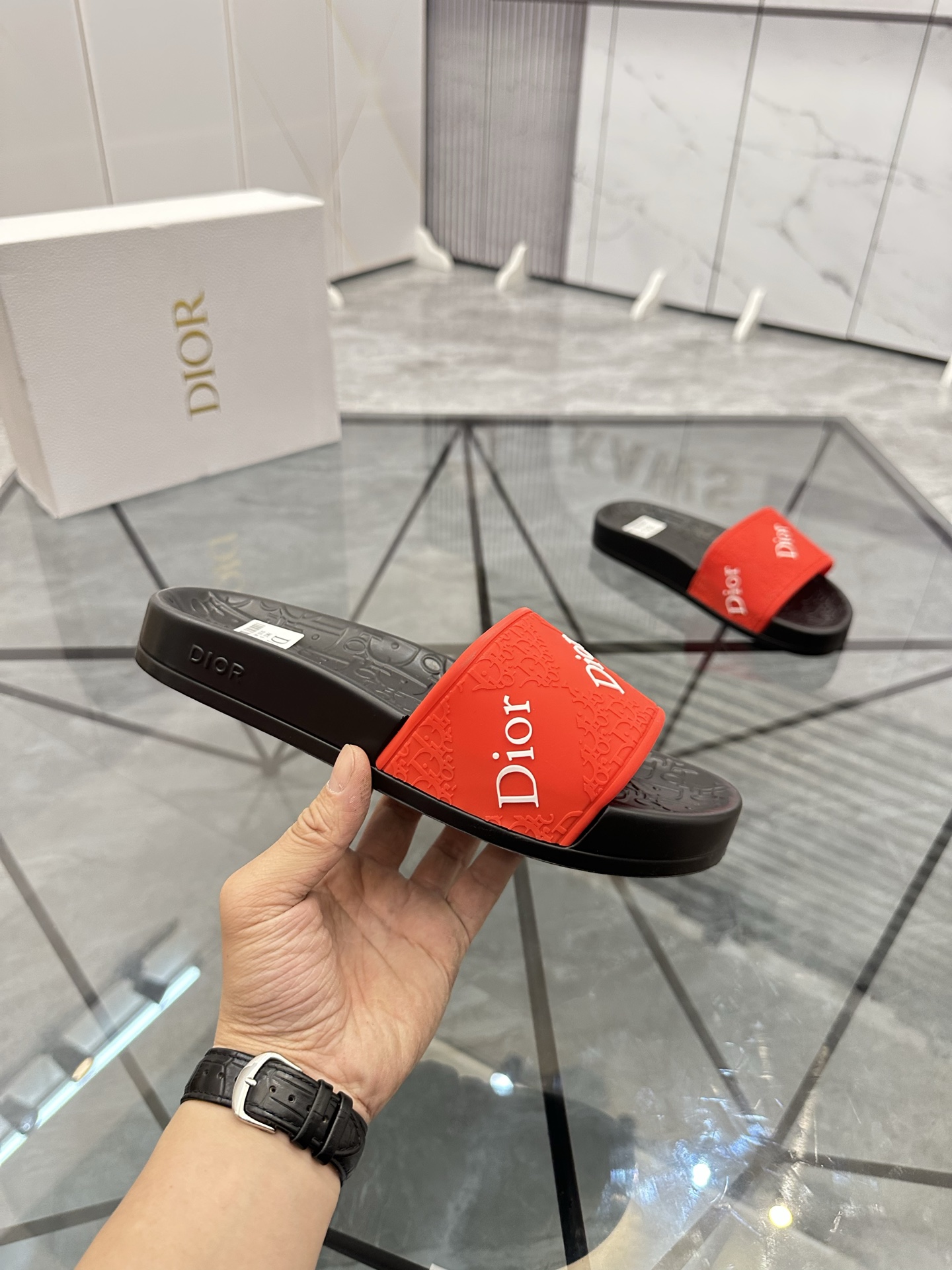 Precio: P90 Marca comercial: Dior* zapatillas talla: 35-47 (se puede personalizar 35.36.46.47) Mater