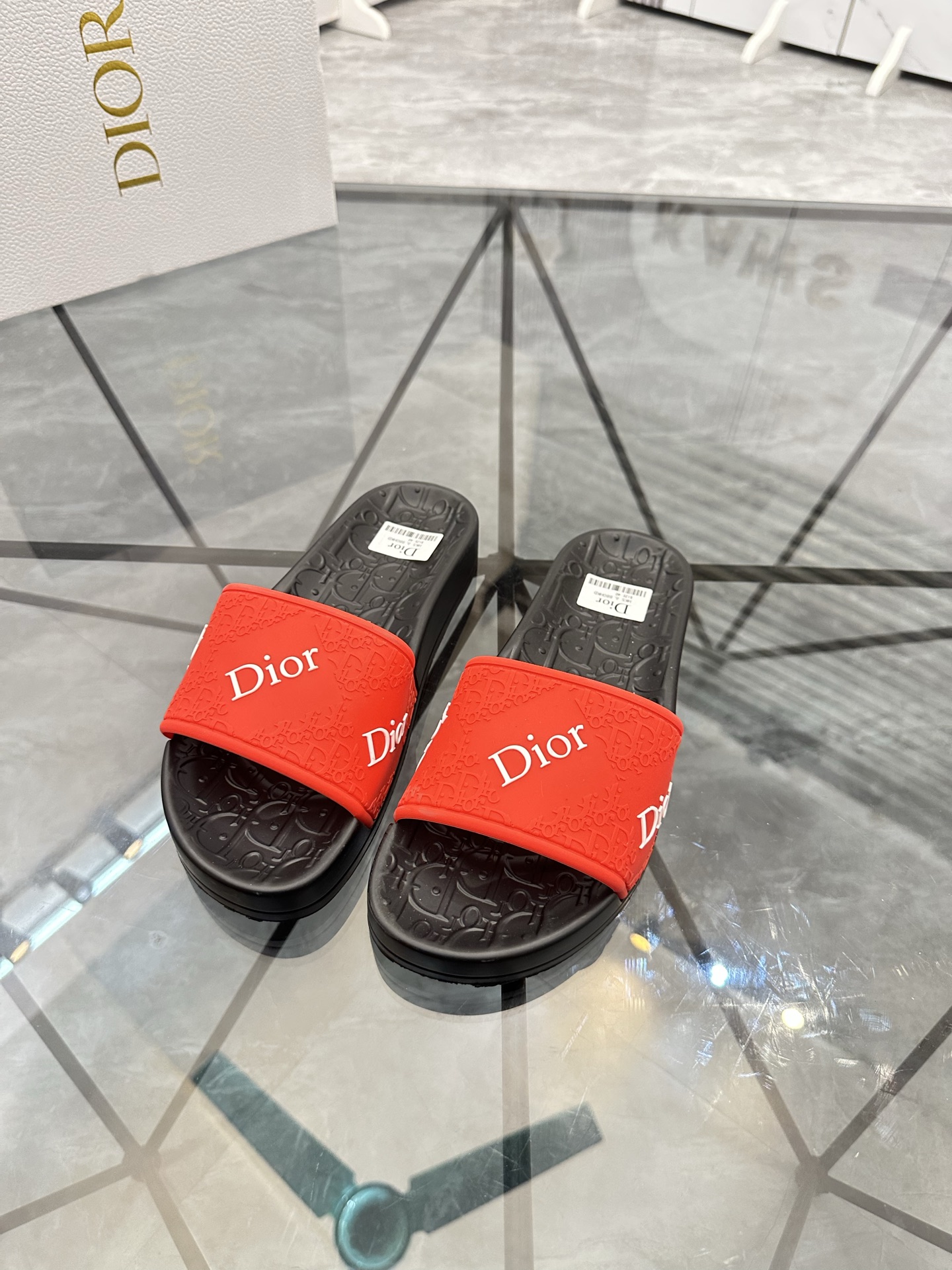 Precio: P90 Marca comercial: Dior* zapatillas talla: 35-47 (se puede personalizar 35.36.46.47) Mater