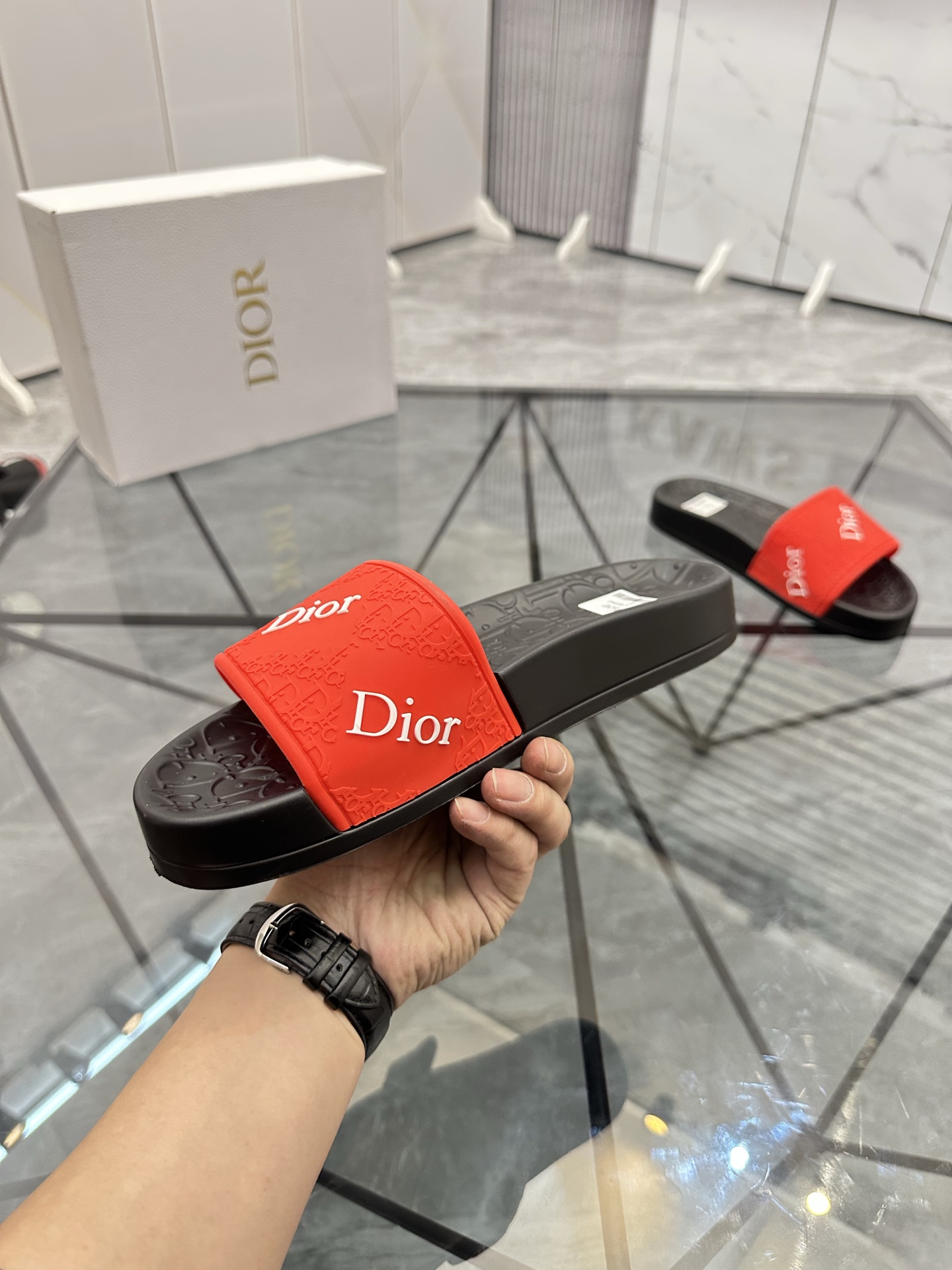 Precio: P90 Marca comercial: Dior* zapatillas talla: 35-47 (se puede personalizar 35.36.46.47) Mater
