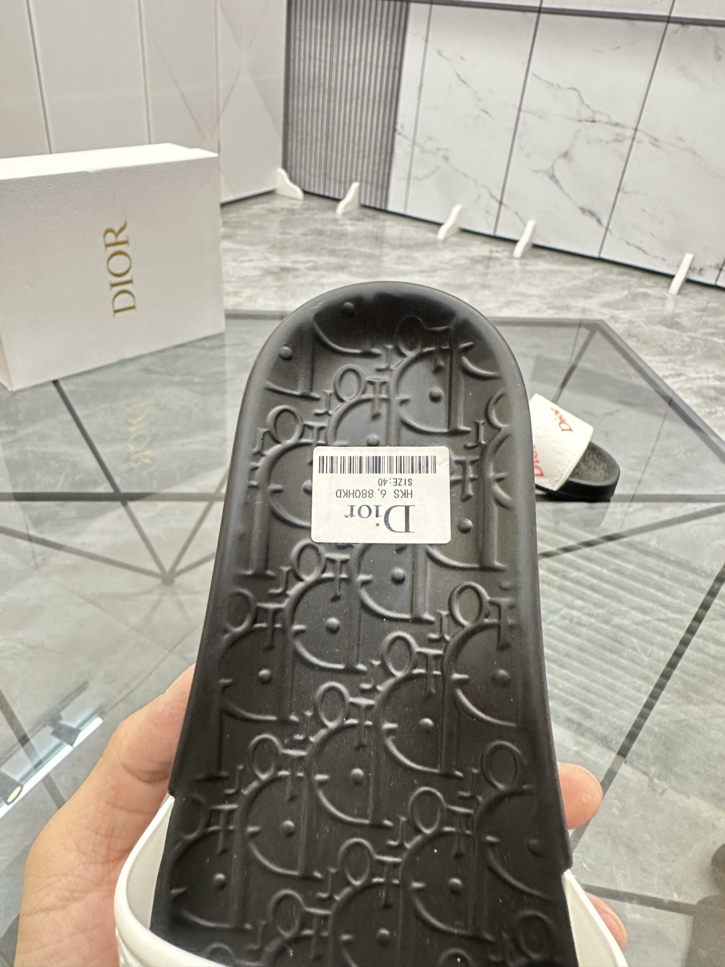 Precio: P90 Marca comercial: Dior* zapatillas talla: 35-47 (se puede personalizar 35.36.46.47) Mater