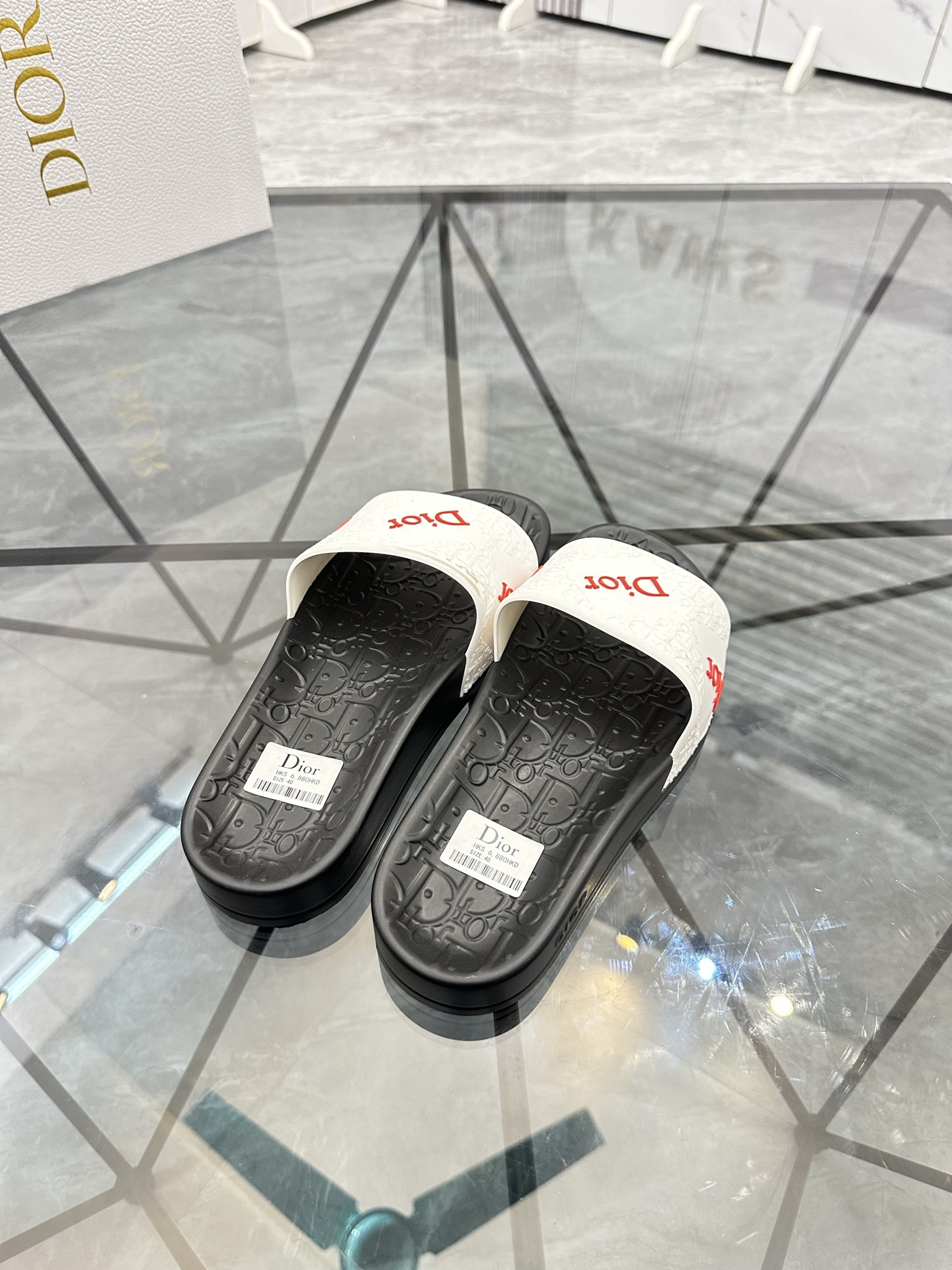 Precio: P90 Marca comercial: Dior* zapatillas talla: 35-47 (se puede personalizar 35.36.46.47) Mater