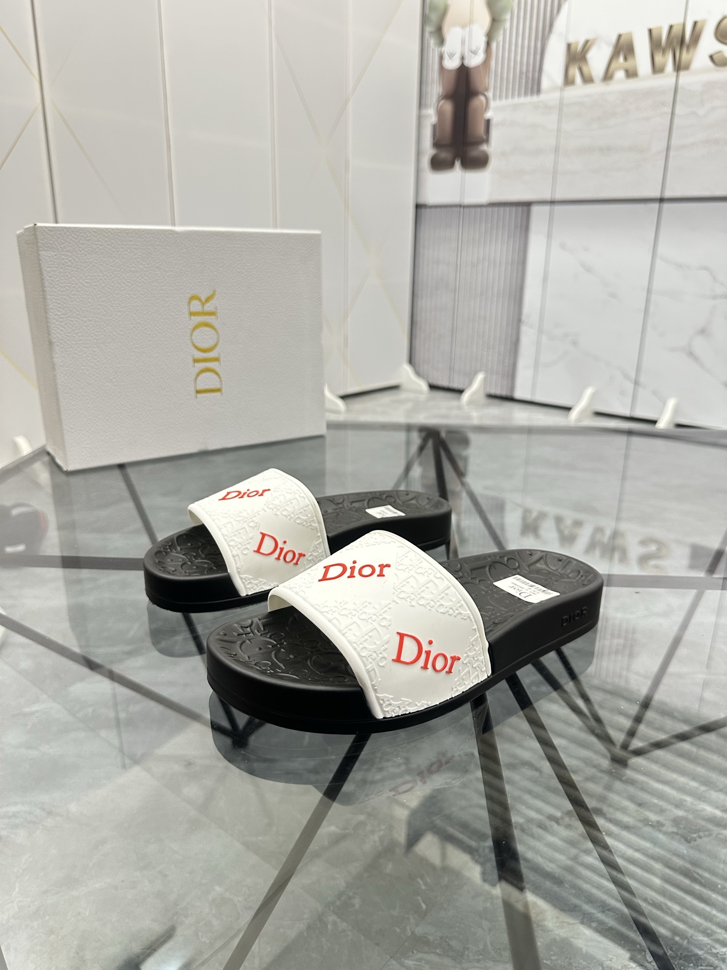 Precio: P90 Marca comercial: Dior* zapatillas talla: 35-47 (se puede personalizar 35.36.46.47) Mater